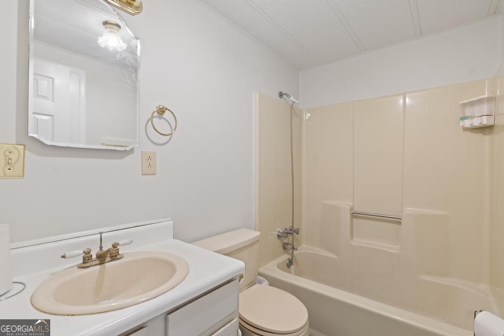 296 Reeves Road Property Photo 17