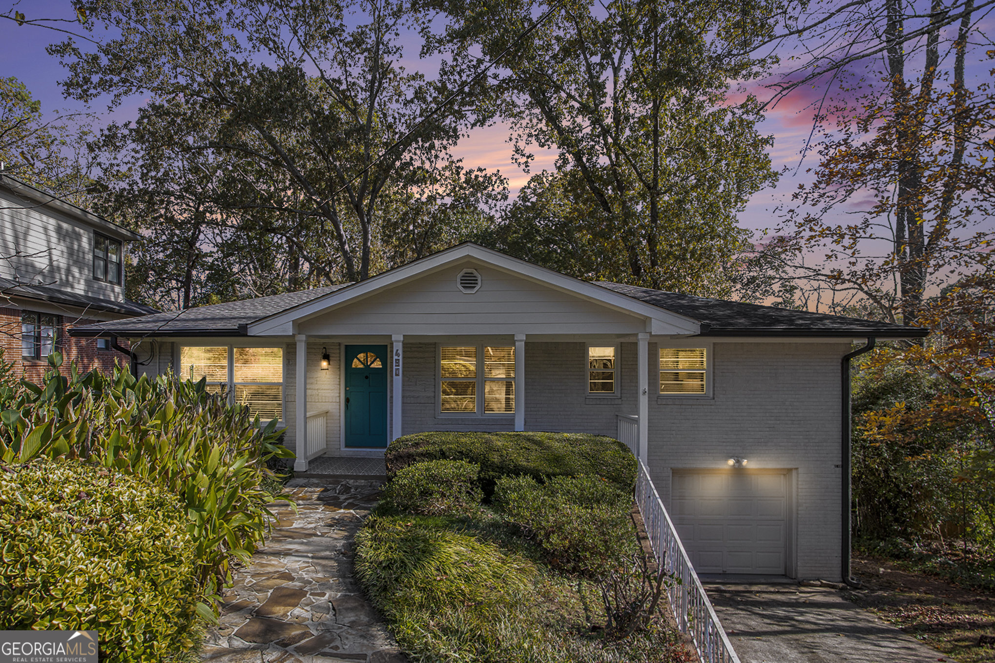490 E Pharr Road Property Photo
