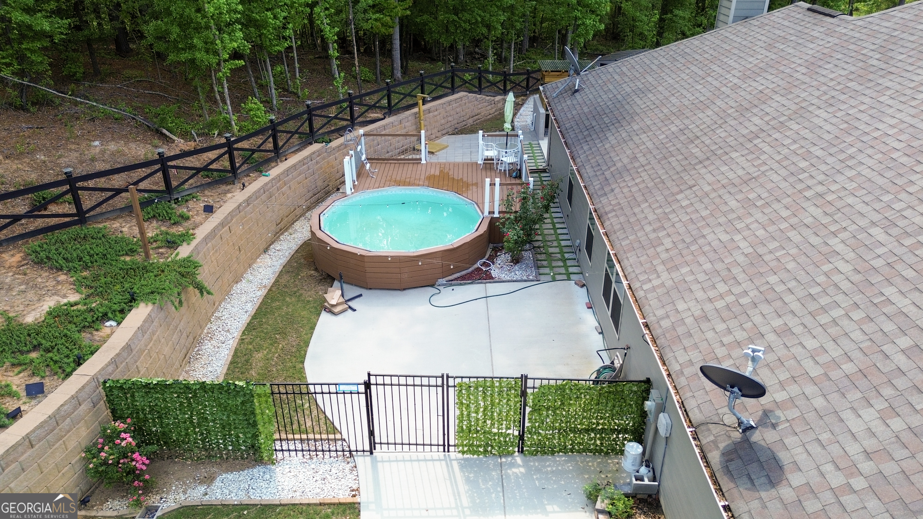 27 Creekside Drive Property Photo 3