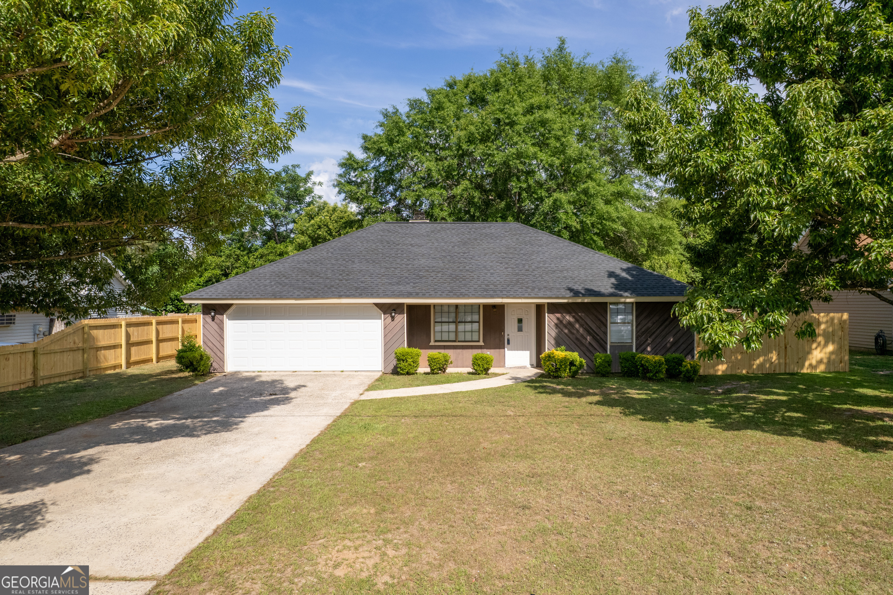 1418 Parkway Drive Property Photo 1