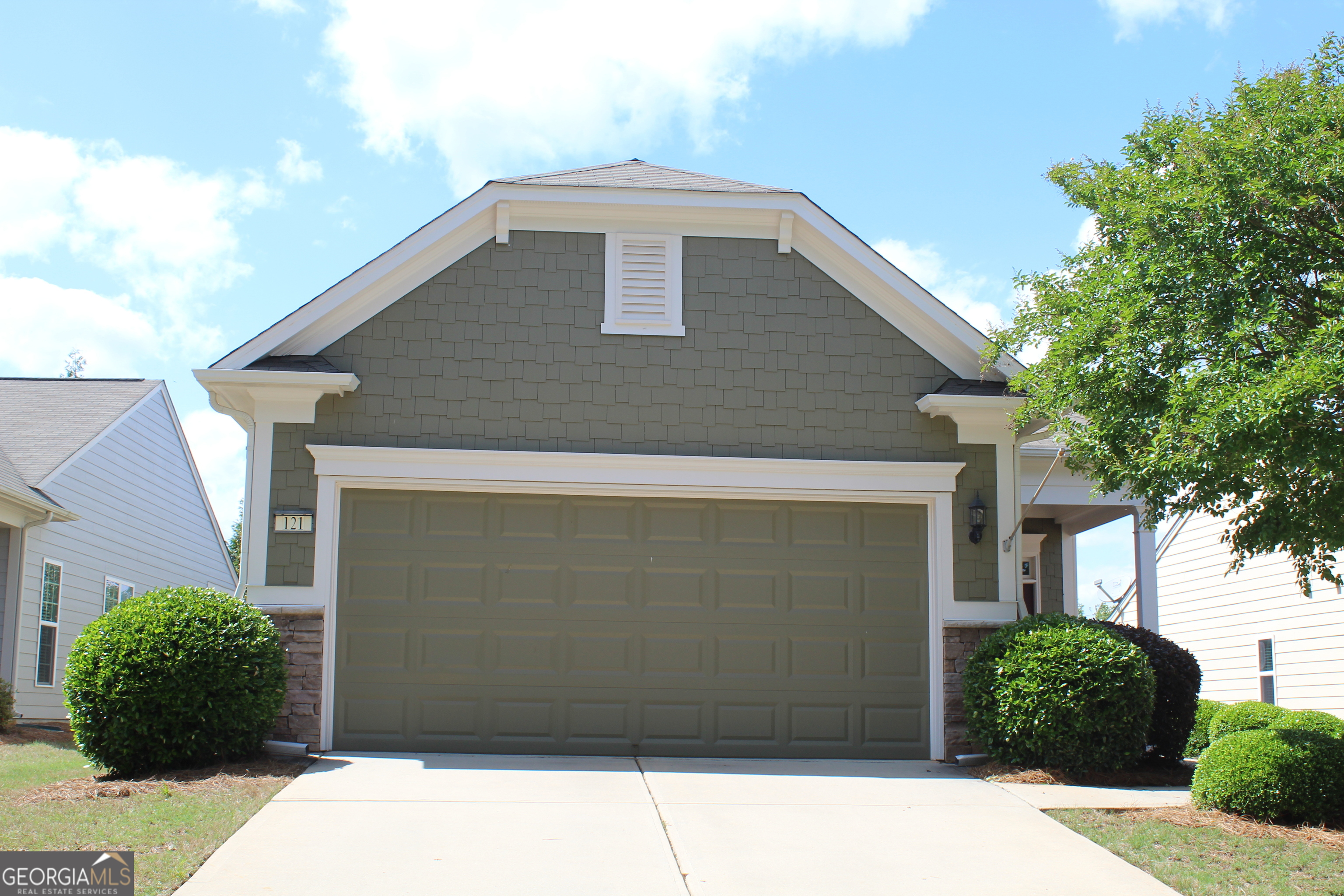 121 Plumleaf Court Property Photo 1