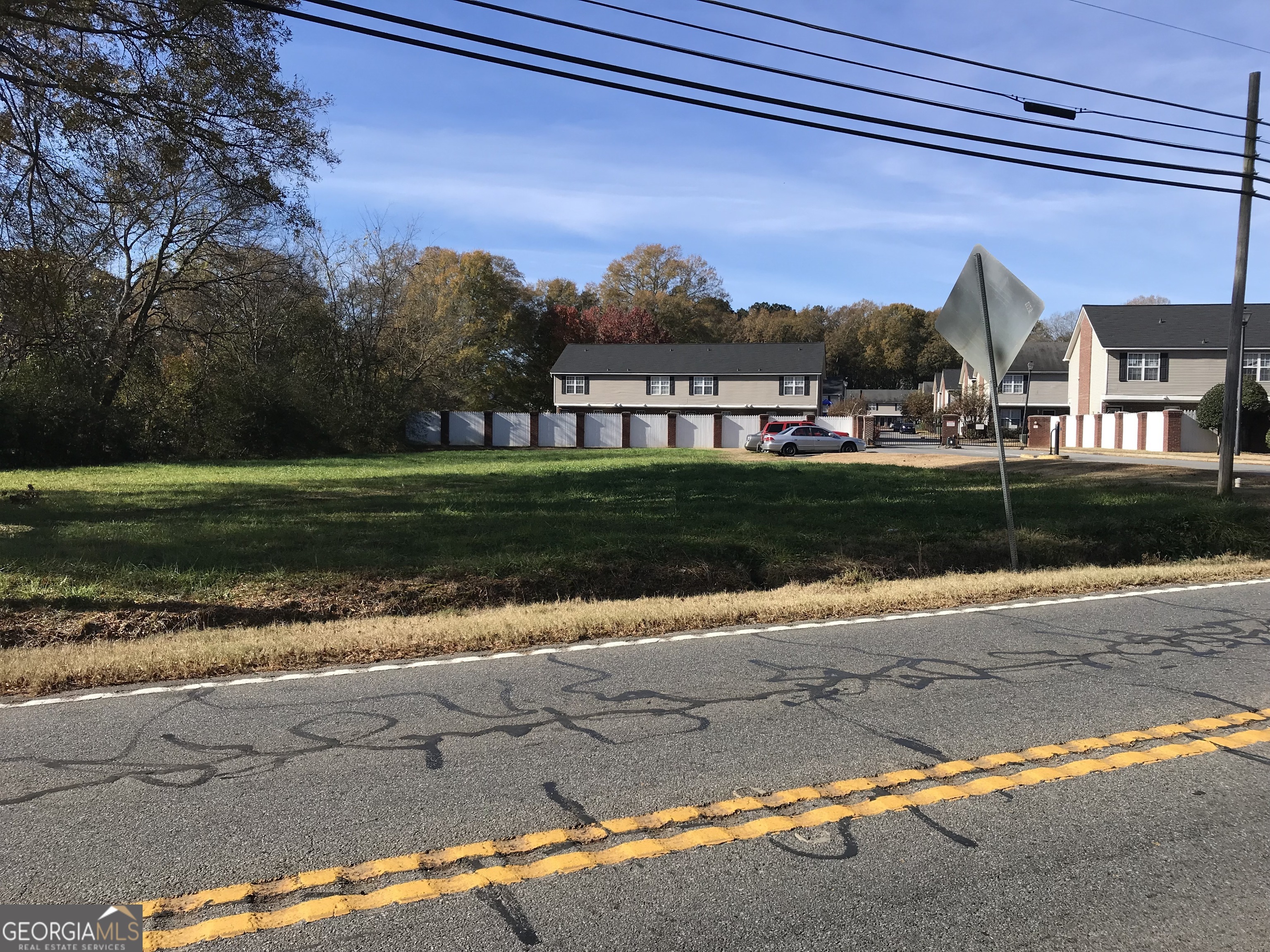 506 Cassville Road Property Photo 1
