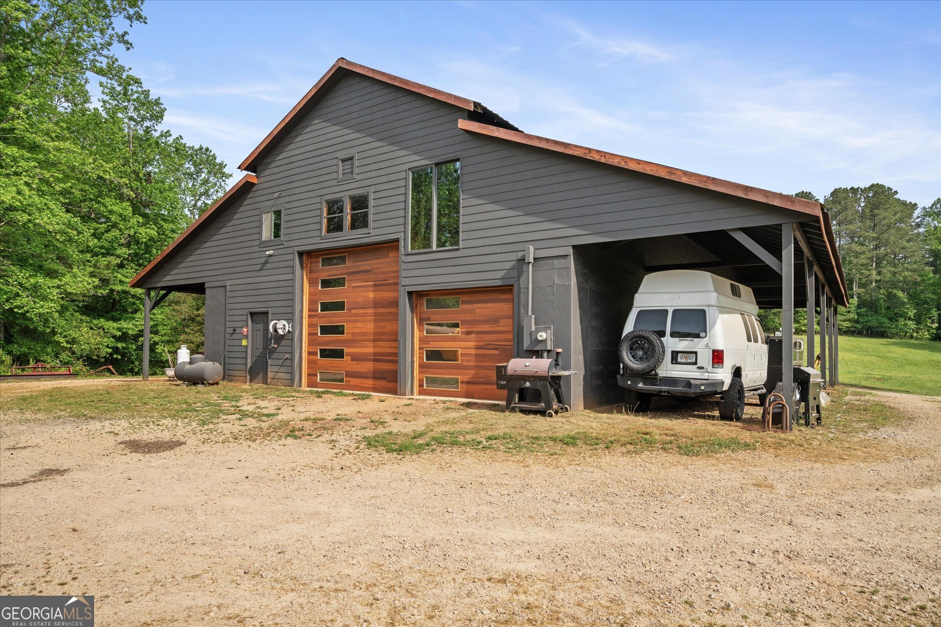 9511 Highpoint Road Property Photo 4