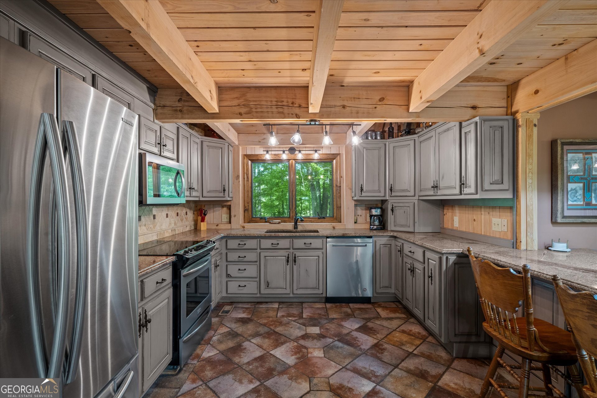 9511 Highpoint Road Property Photo 12