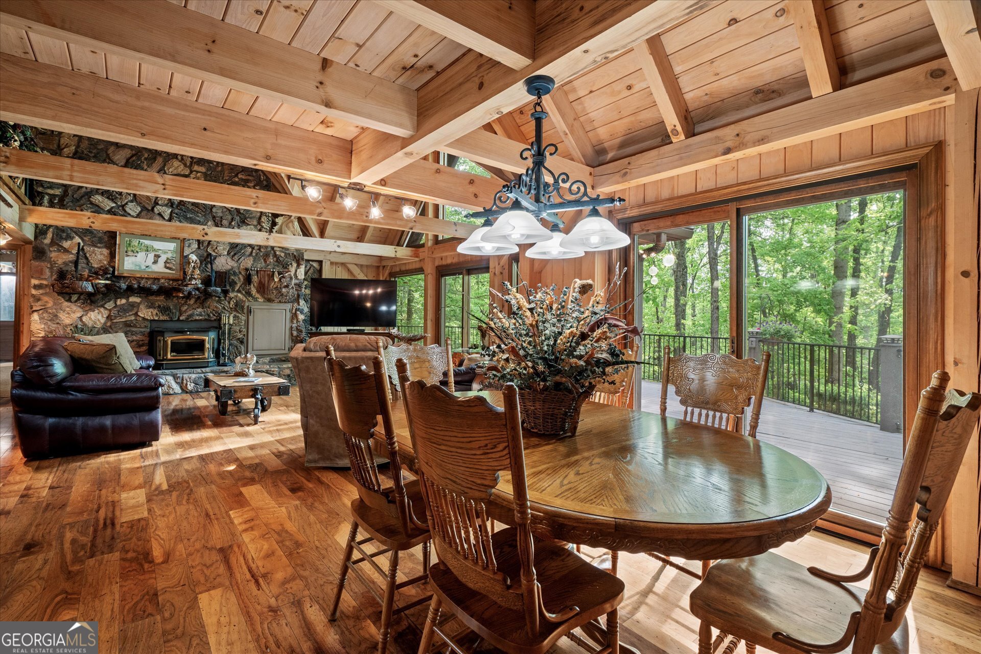 9511 Highpoint Road Property Photo 14