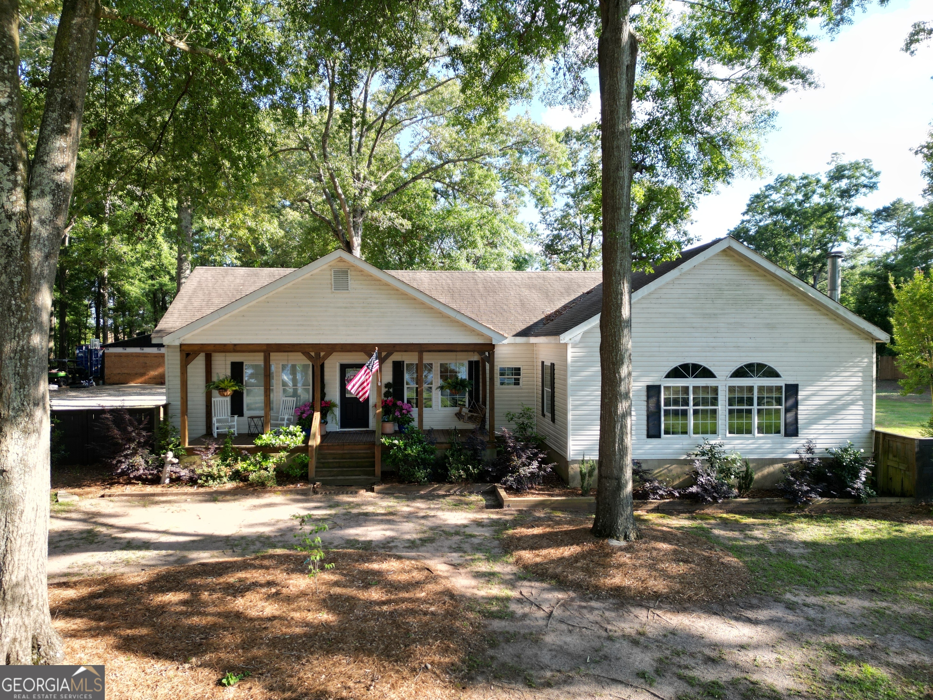 1061 South Lake Drive Property Photo 1