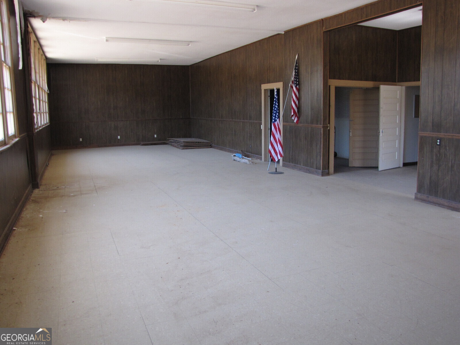 4912 Westside Road Property Photo 5