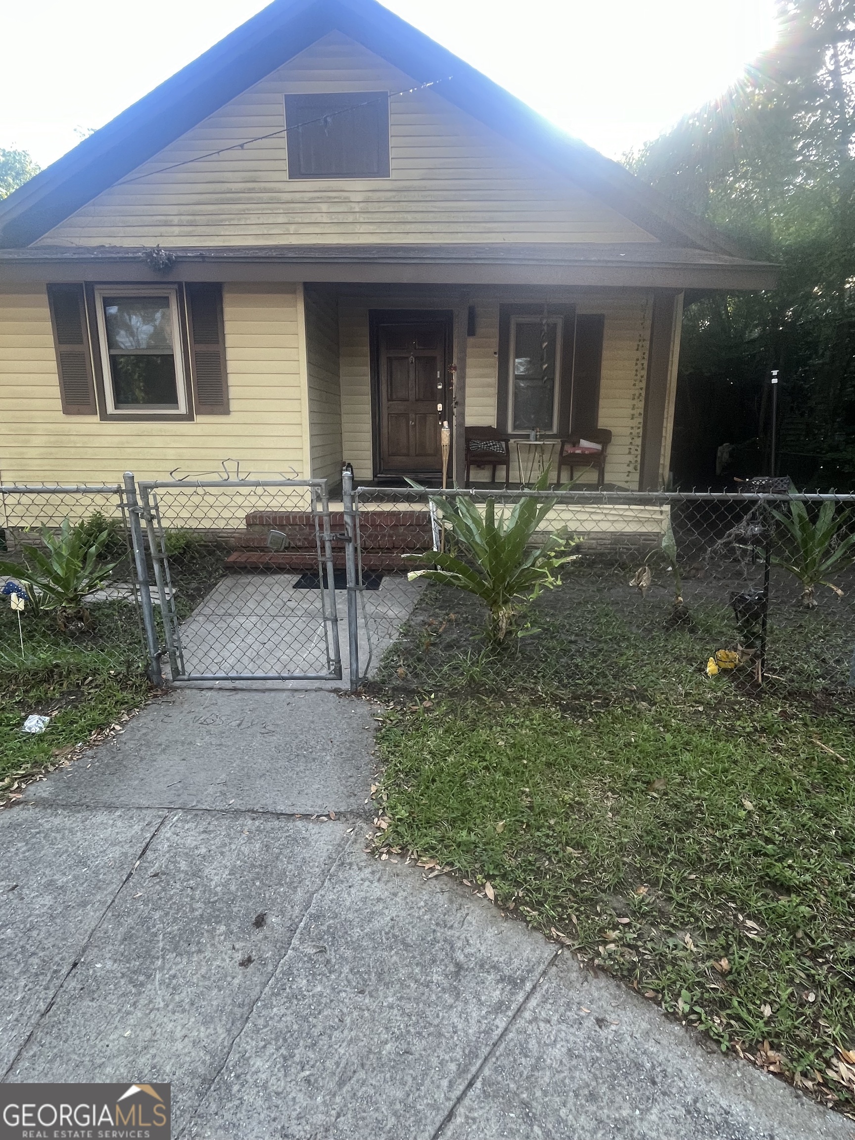 1621 Lee Street Property Photo 1