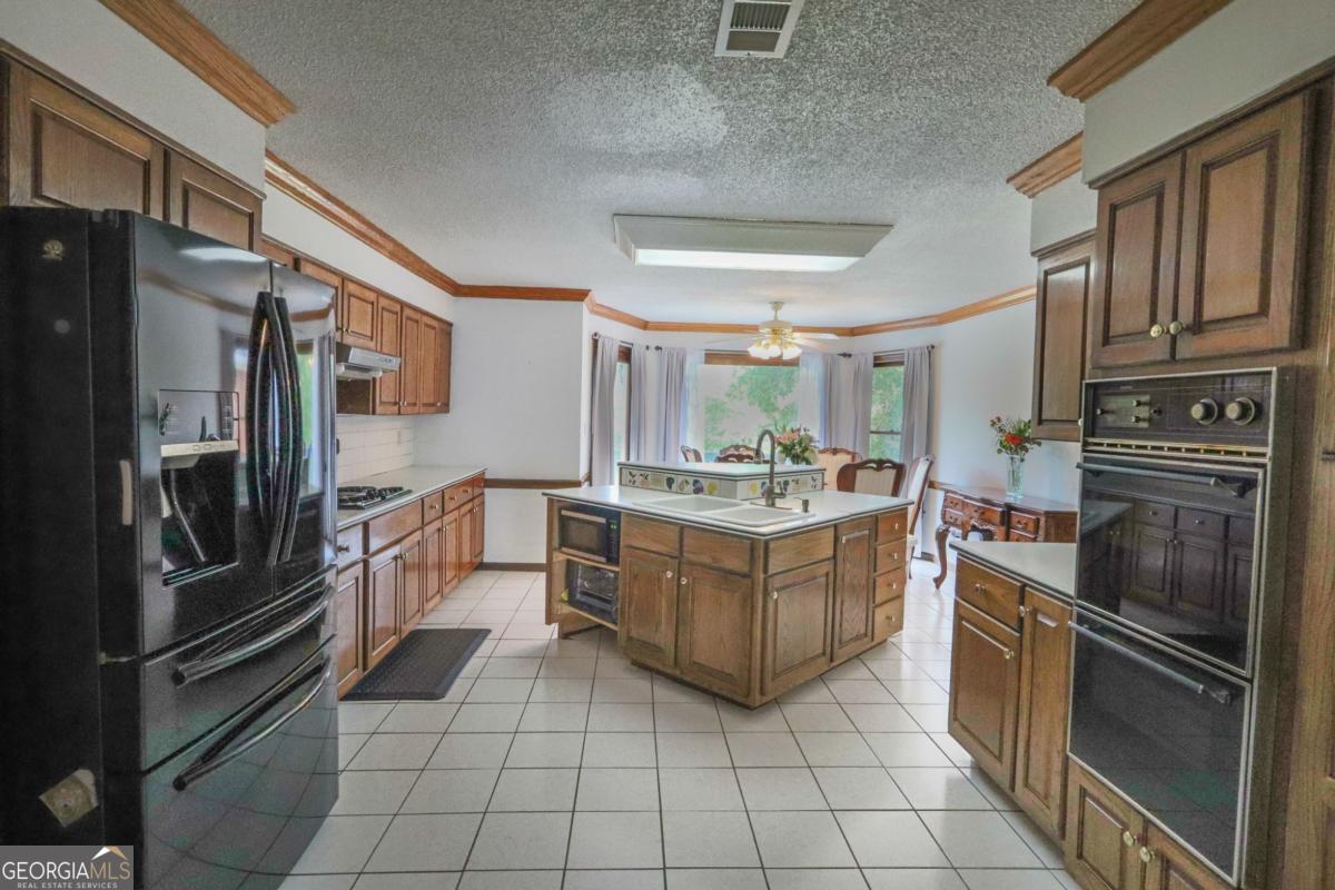 2100 Highway 138 E Property Photo 6