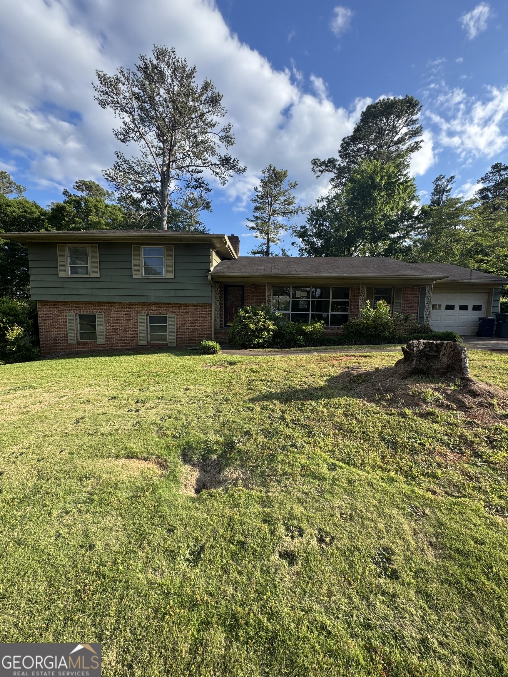 202 Hillandale Drive Property Photo 1