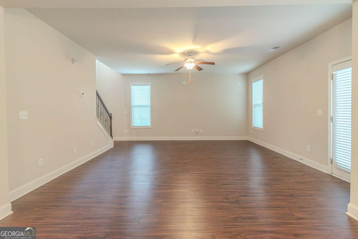 406 Dublin Way Property Photo 3