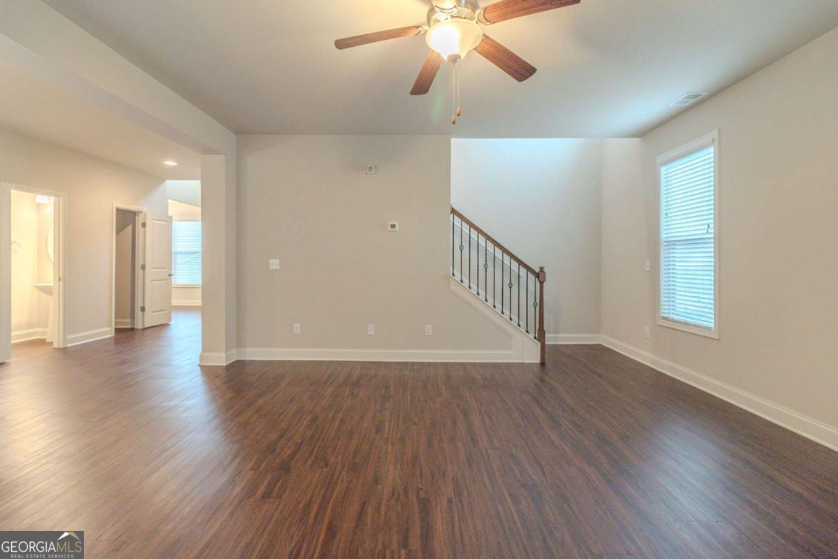 406 Dublin Way Property Photo 4