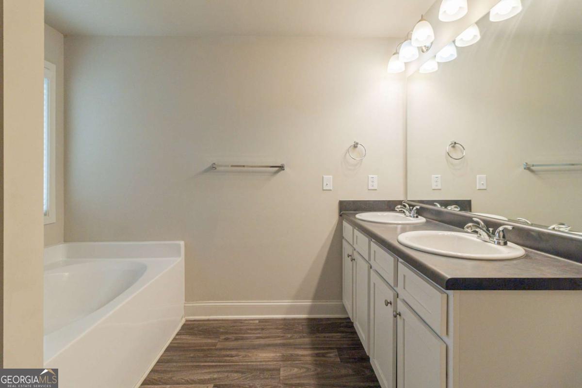 406 Dublin Way Property Photo 13