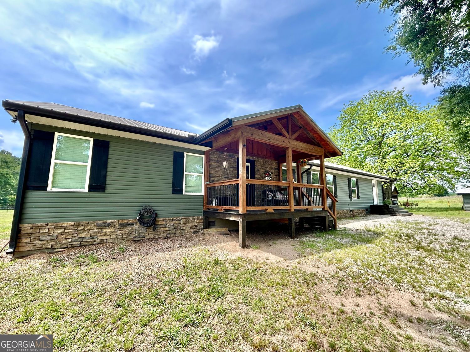 1845 Old Stagecoach Road Property Photo 1
