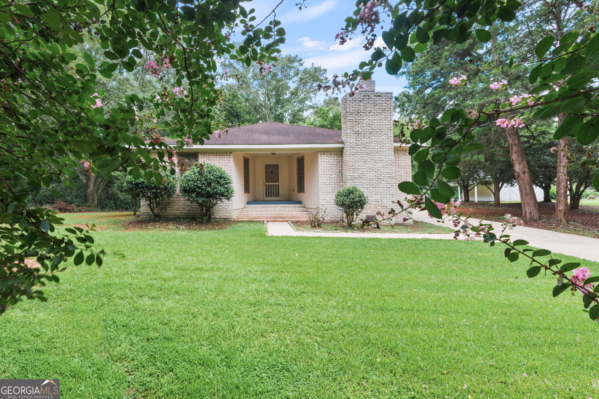 8 Thompson Lane Property Photo