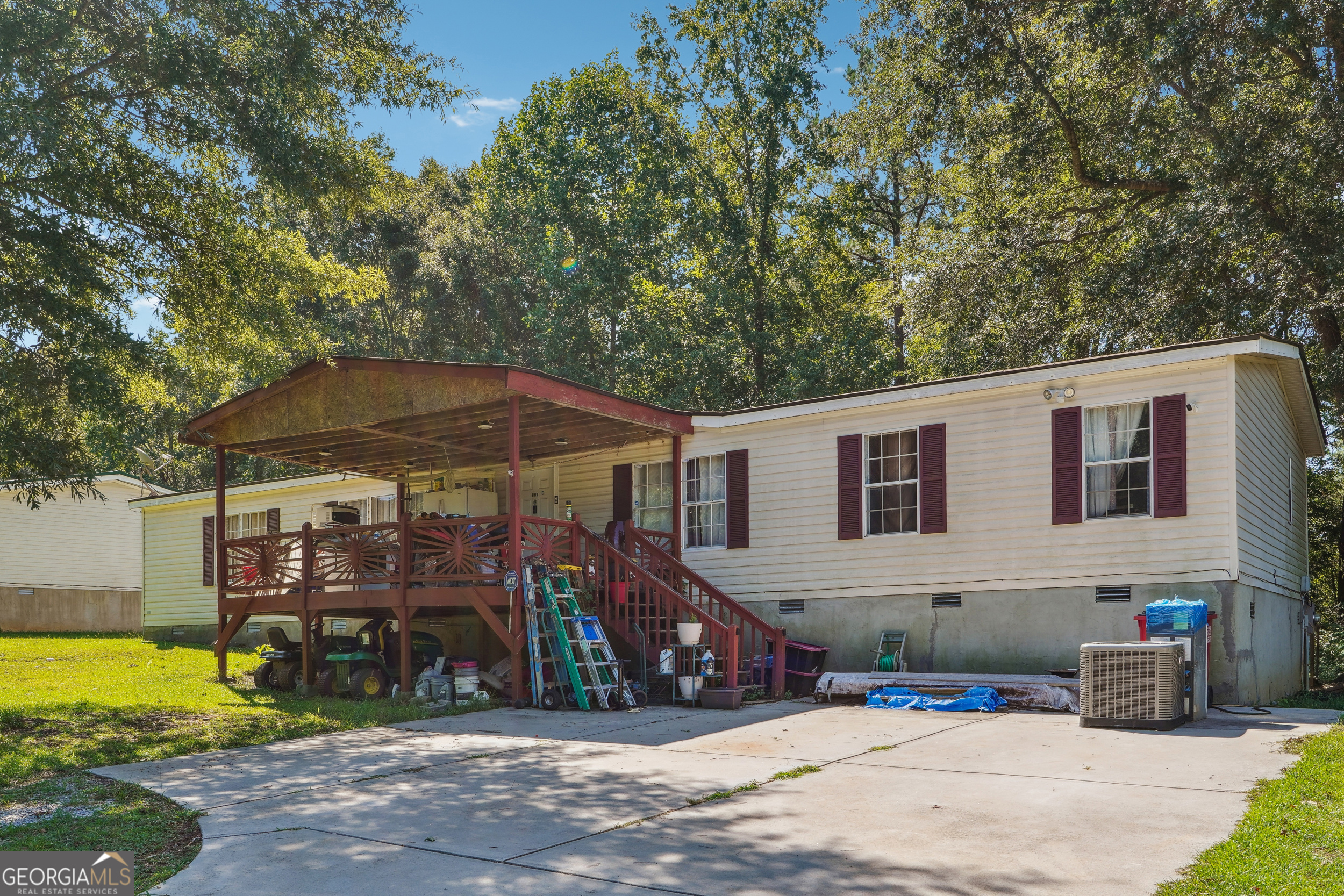 570 Tanners Lane Property Photo