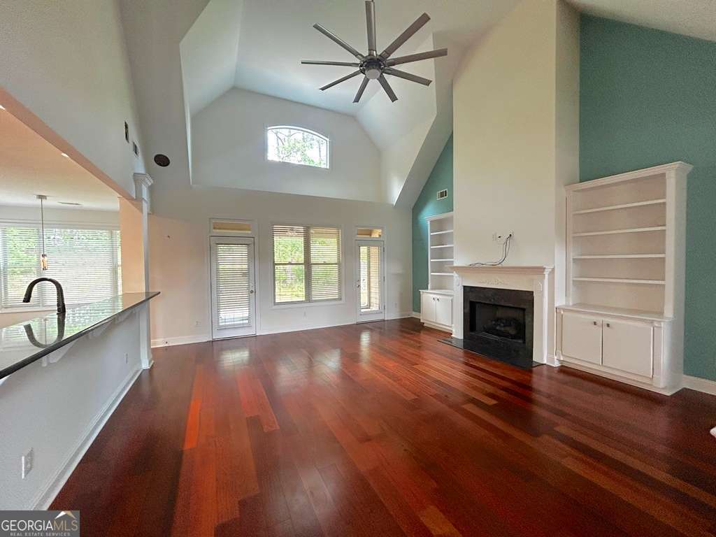 4060 San Marco Way Property Photo 4
