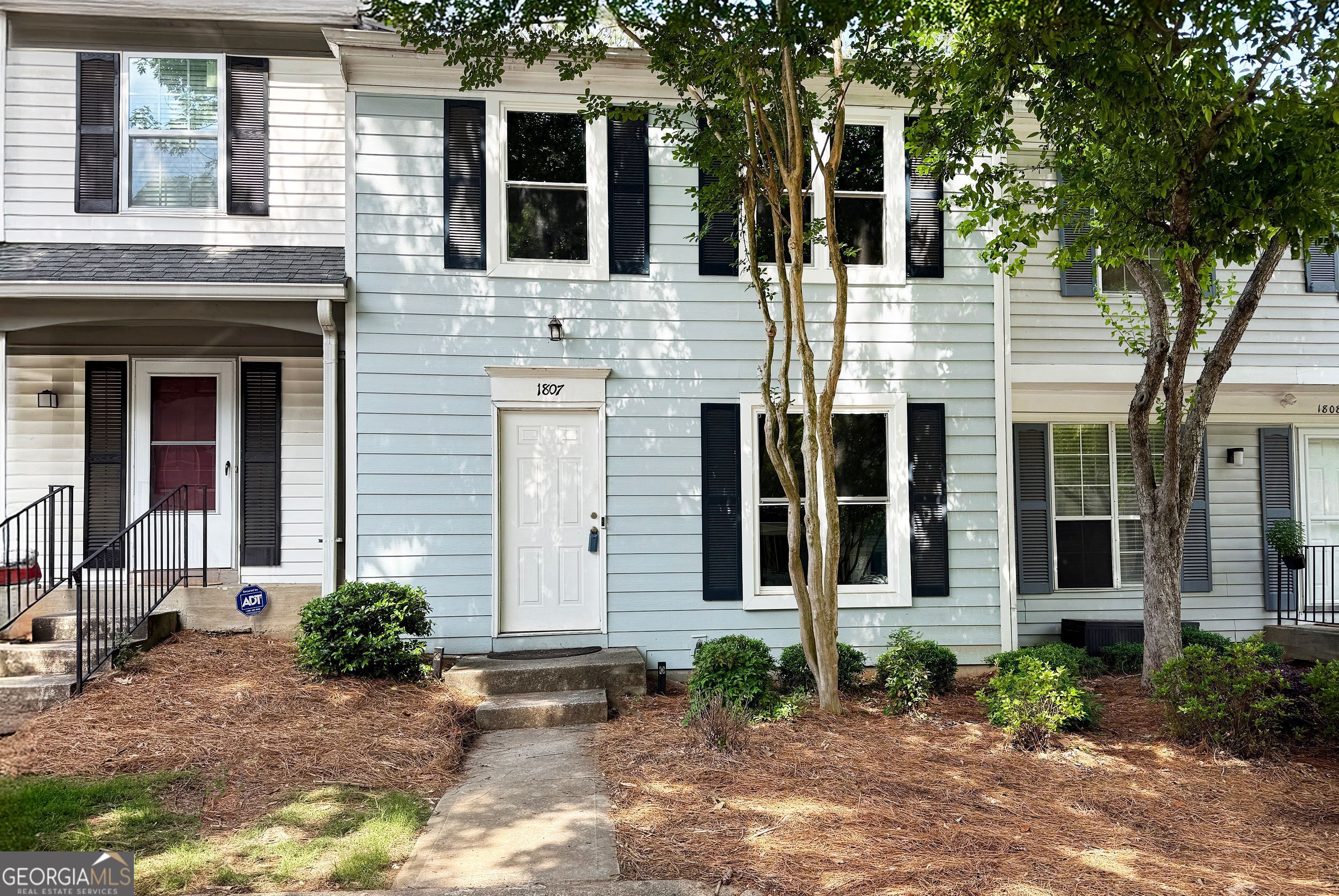 1807 Queen Anne Court Property Photo 1