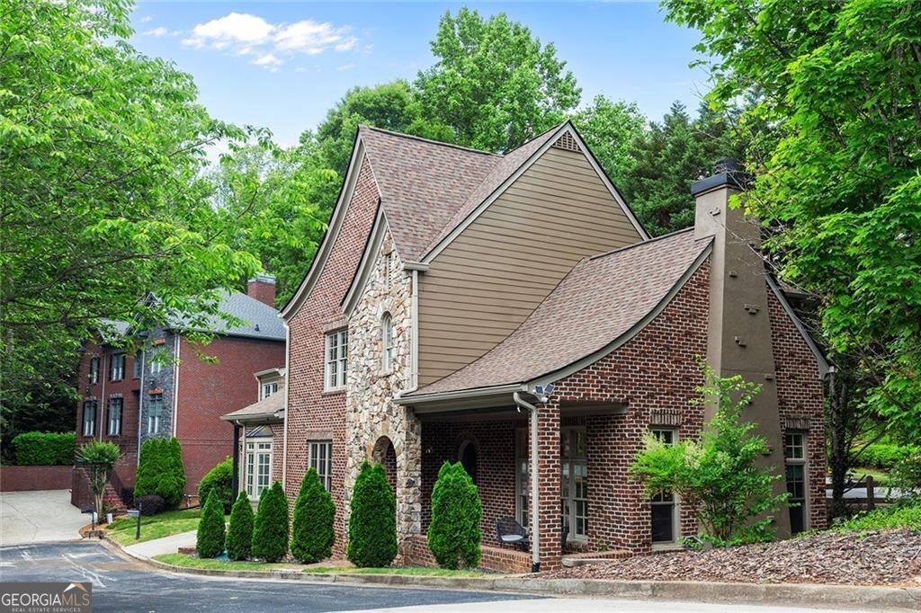 580 Cliftwood Court Property Photo 1
