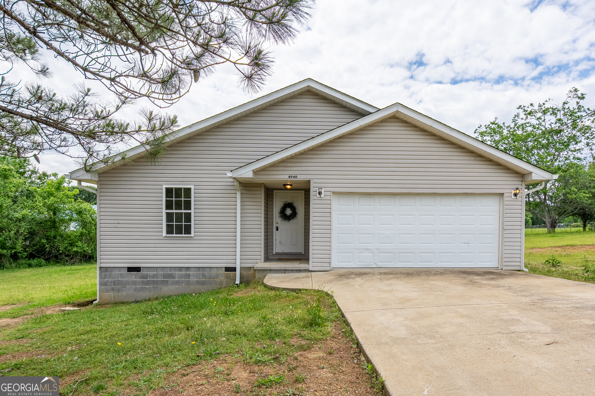 4940 Lake Place Drive Property Photo 1