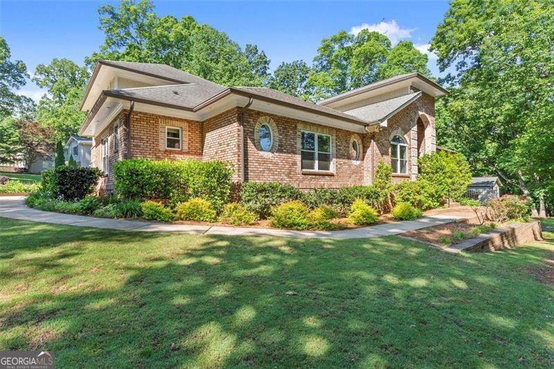 5816 Chamblee Dunwoody Property Photo 1