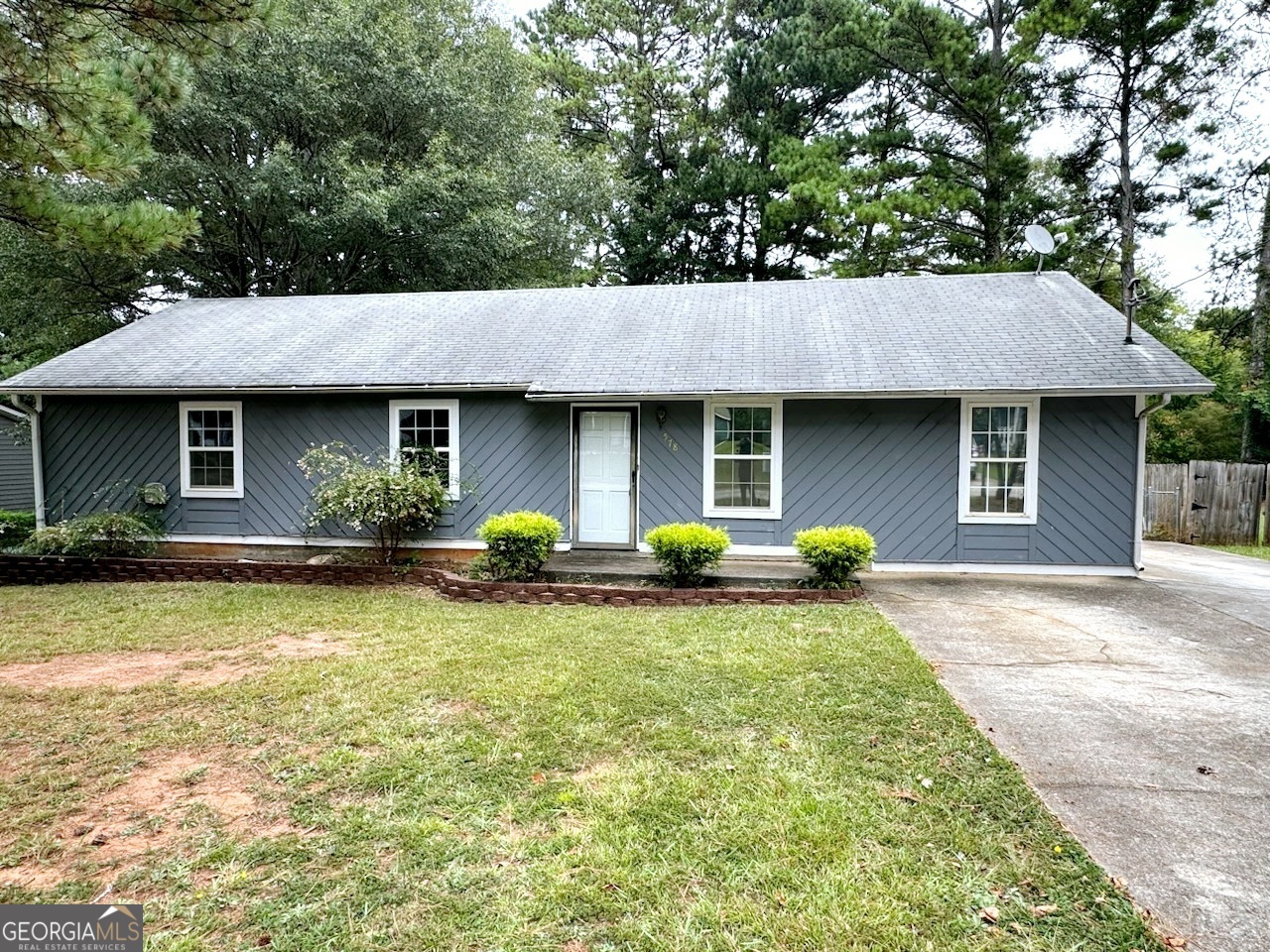 578 Lakeridge Circle Se Property Photo 1