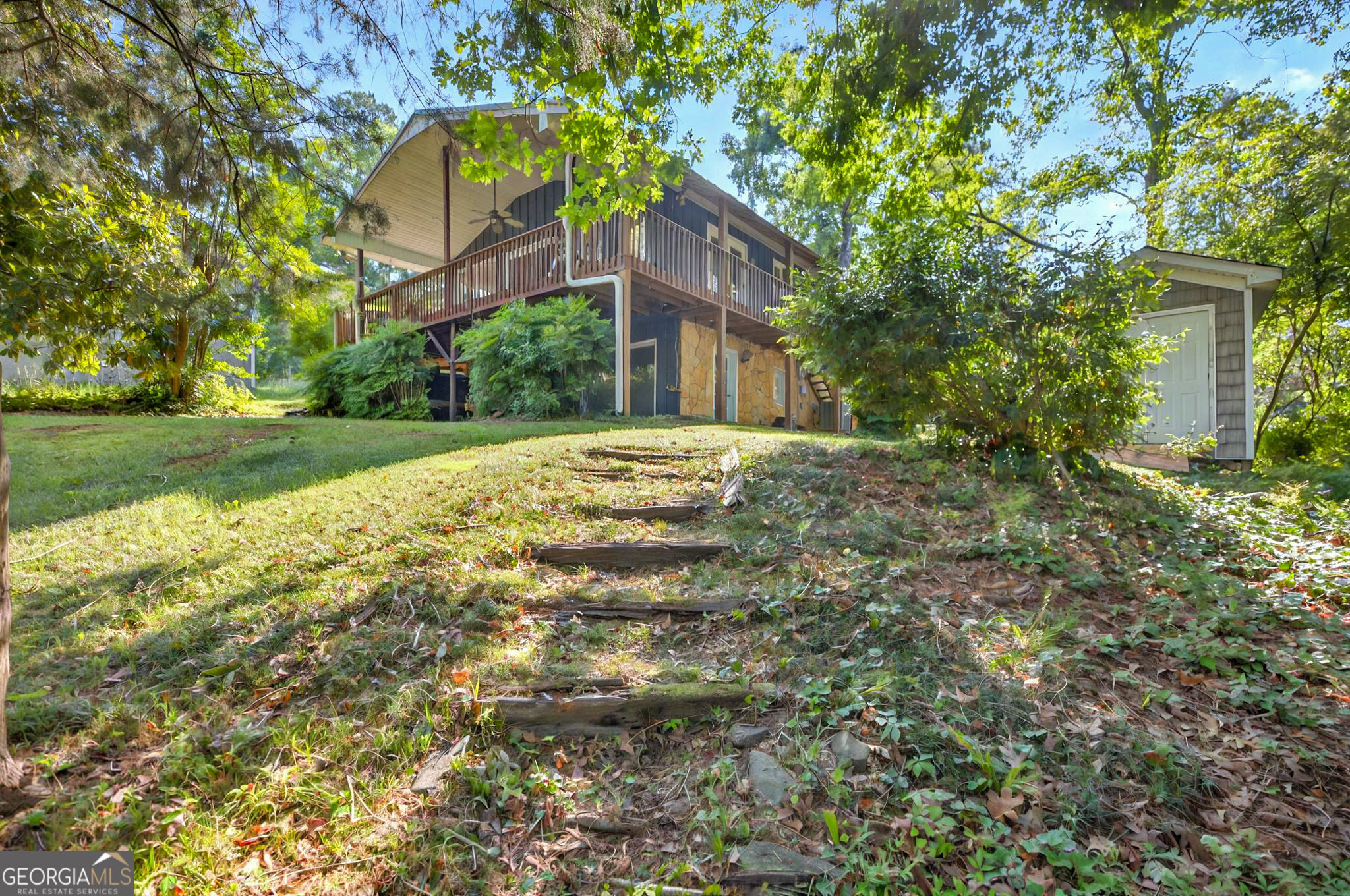 305 Edgewater Drive Property Photo 1
