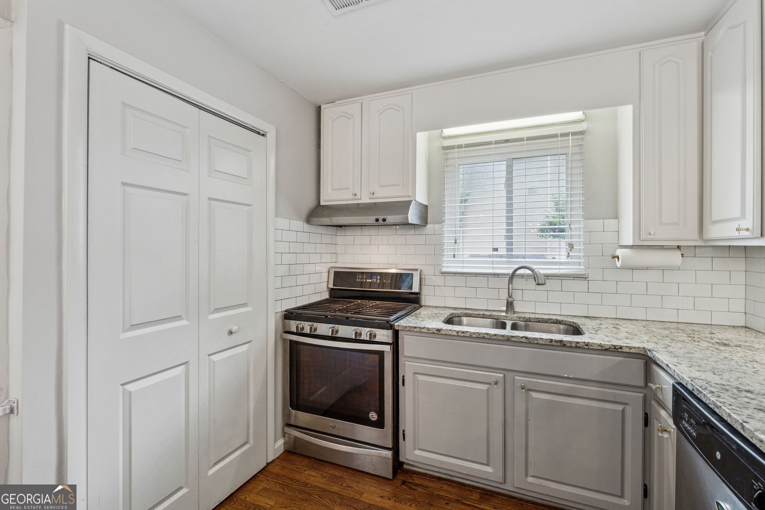 346 Carpenter Drive # 77 Property Photo 6