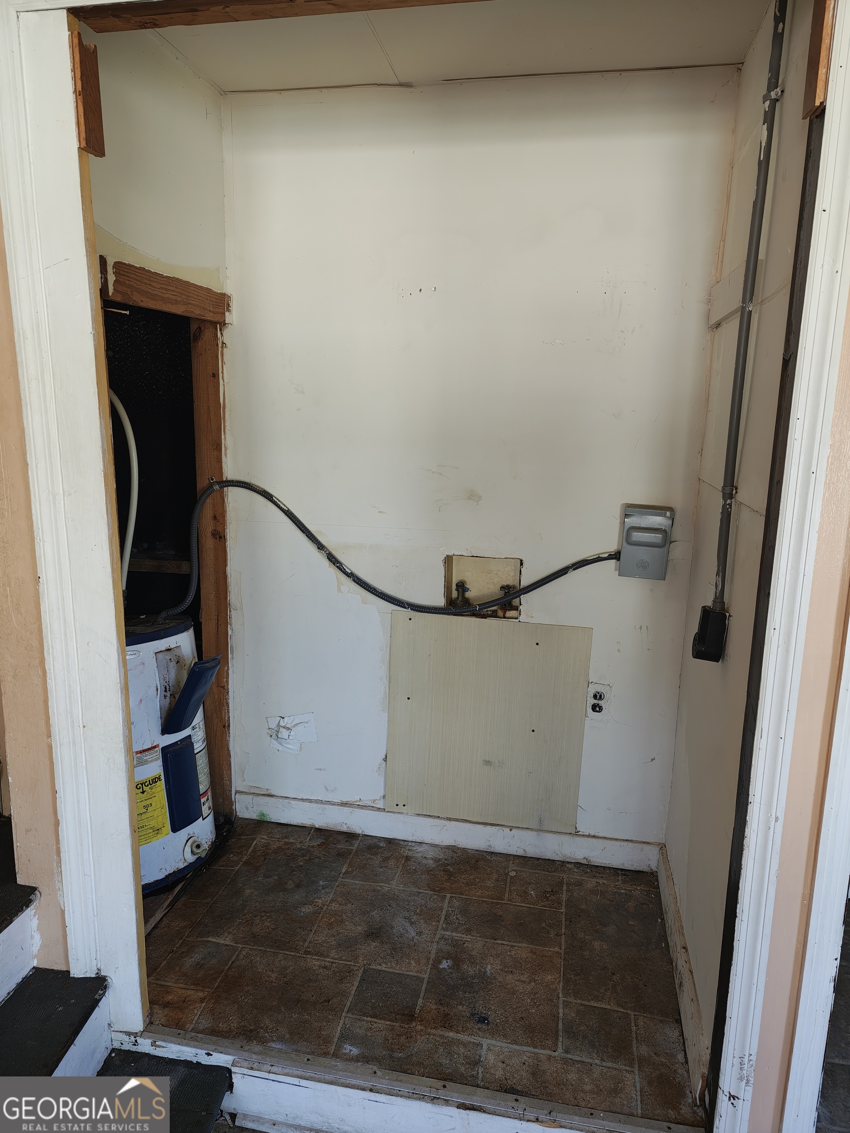 1285 Pio Nono Avenue Property Photo 6