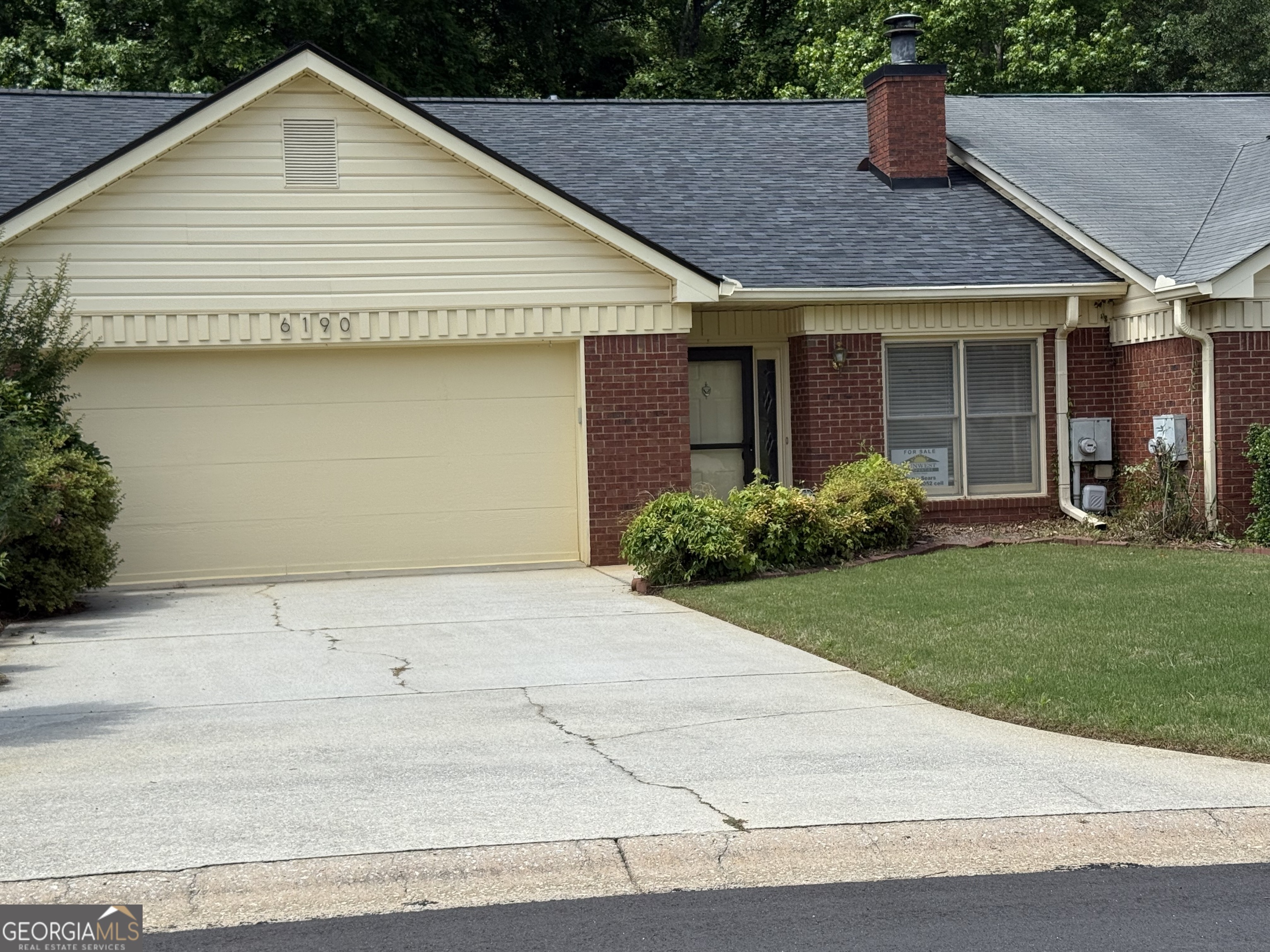 6190 Douglas Manor Court Property Photo 1