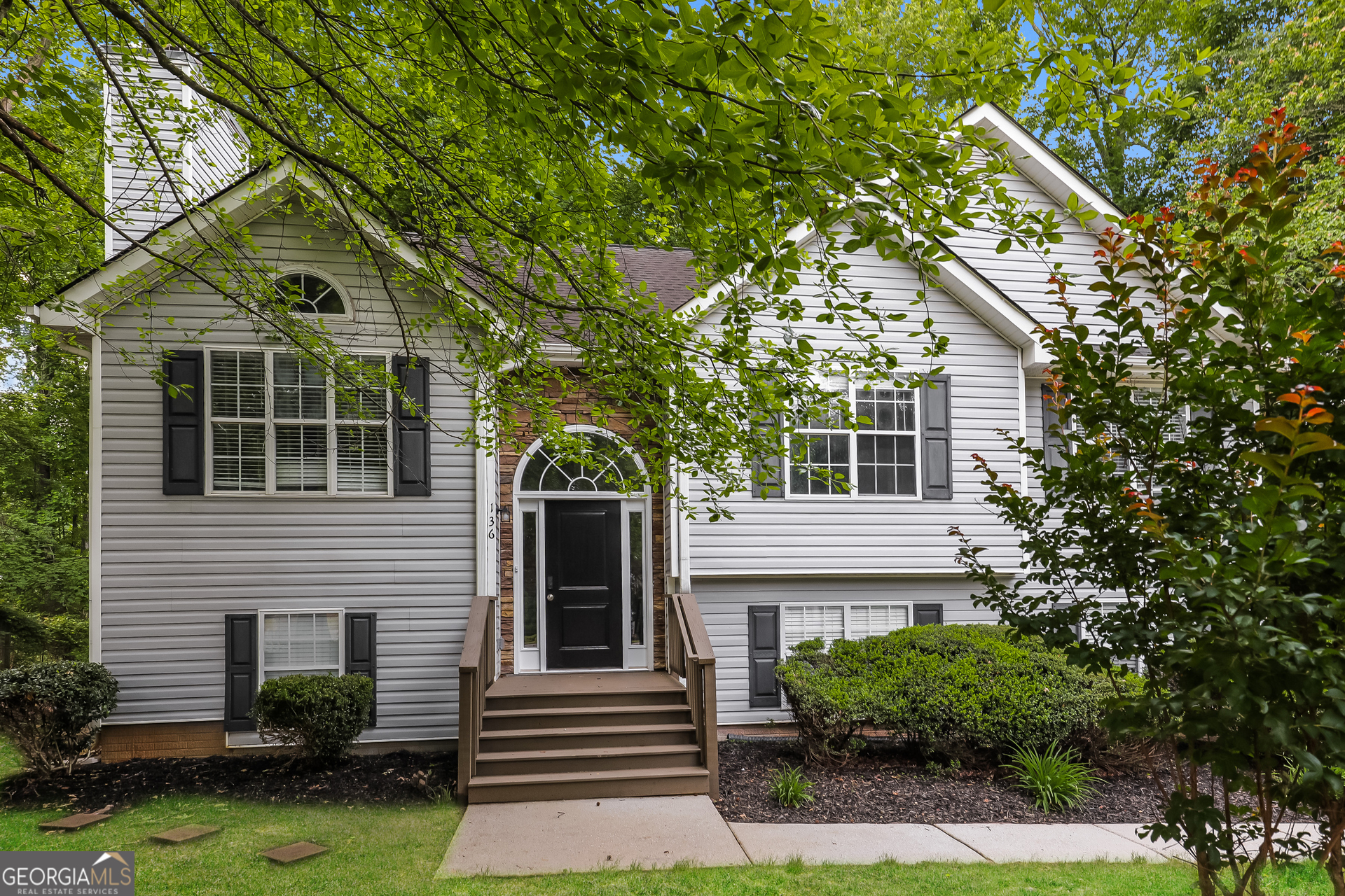 136 Stoney Brook Way Property Photo