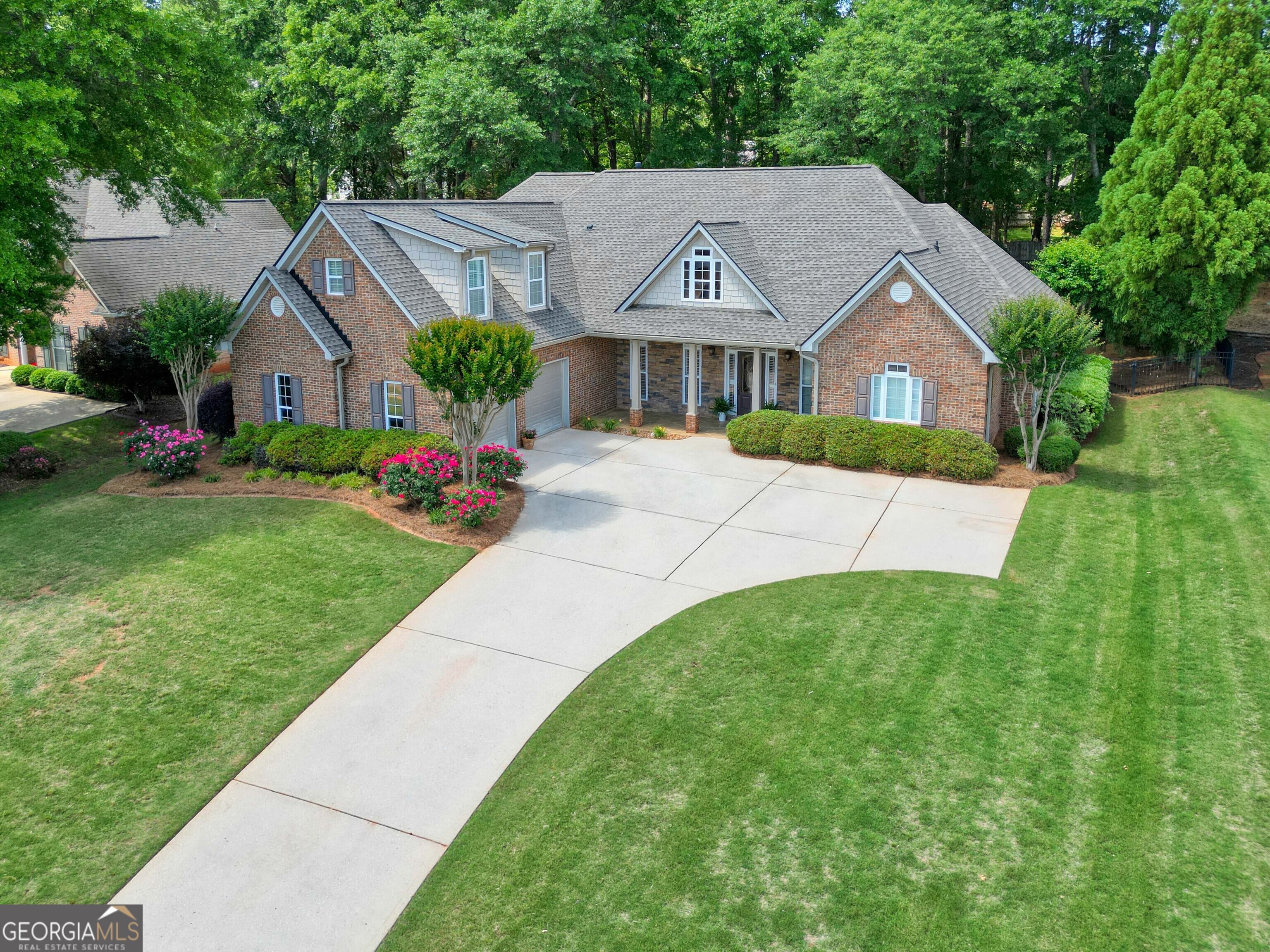 211 English Oaks Lane Property Photo 1