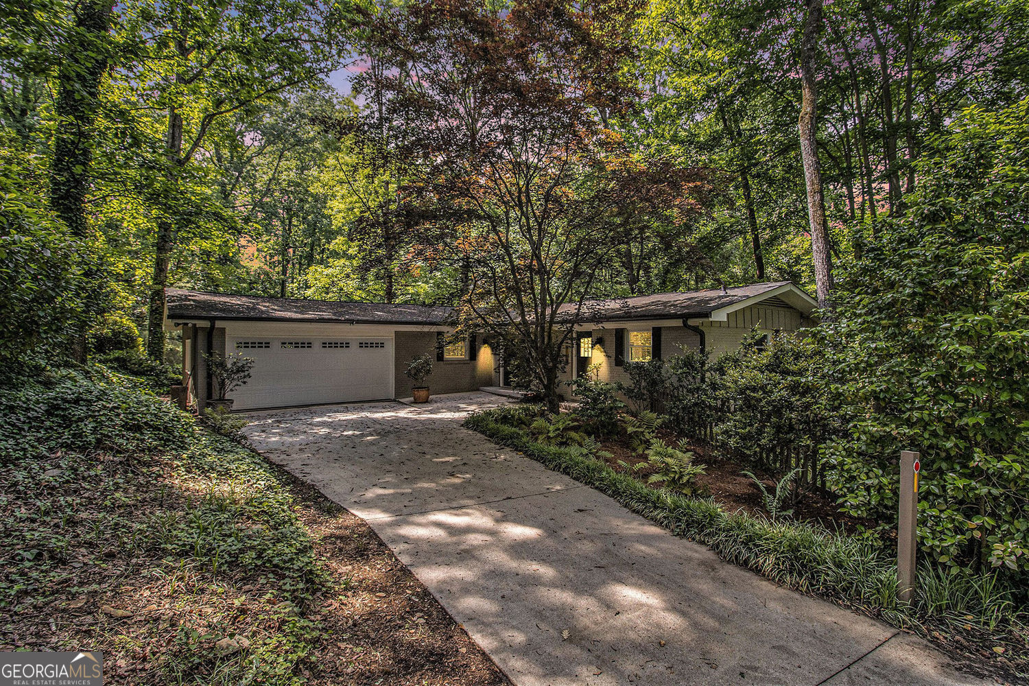 6590 Williamson Drive Ne Property Photo 1