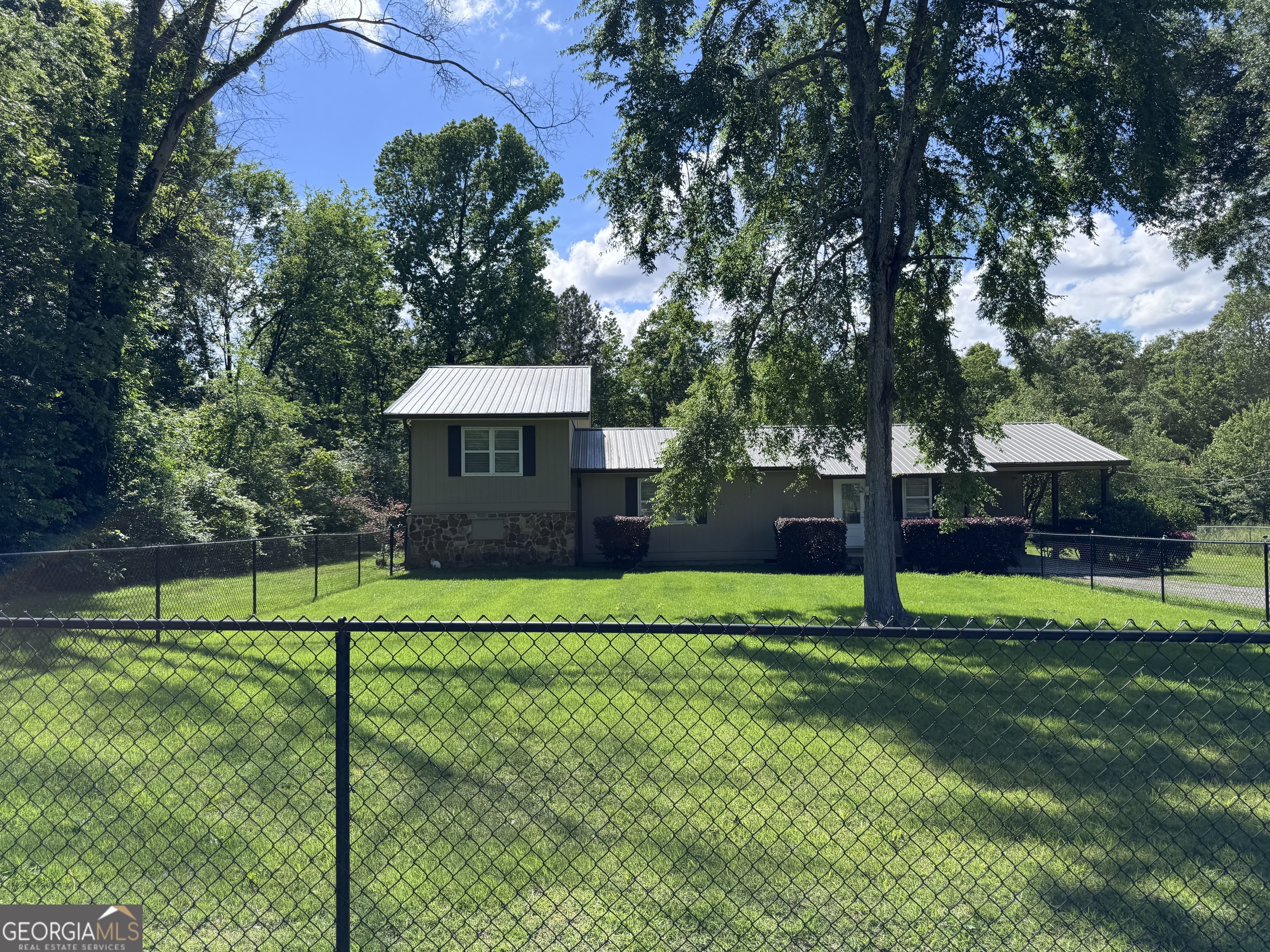 10 Woodland Drive Property Photo 1