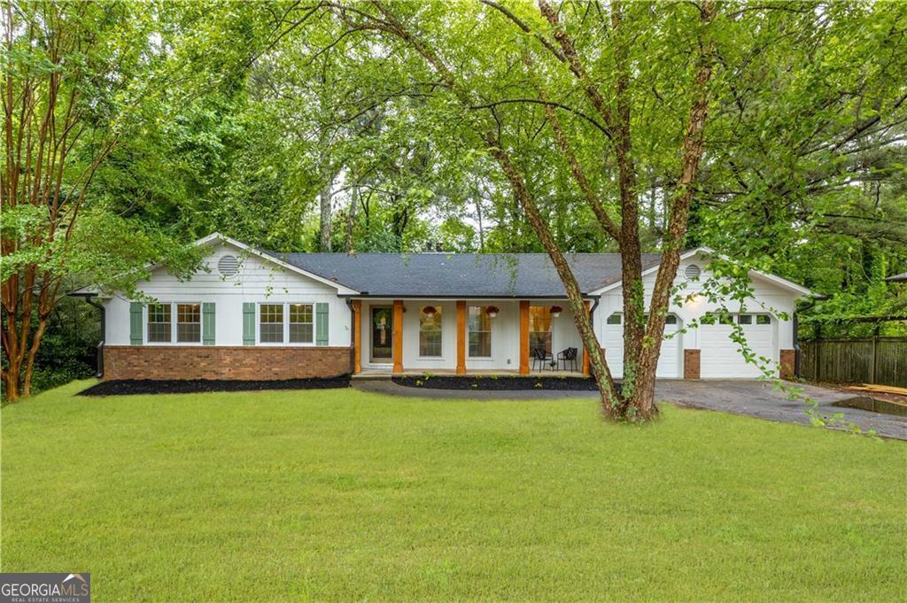 2221 Meadow Wood Court Property Photo 1