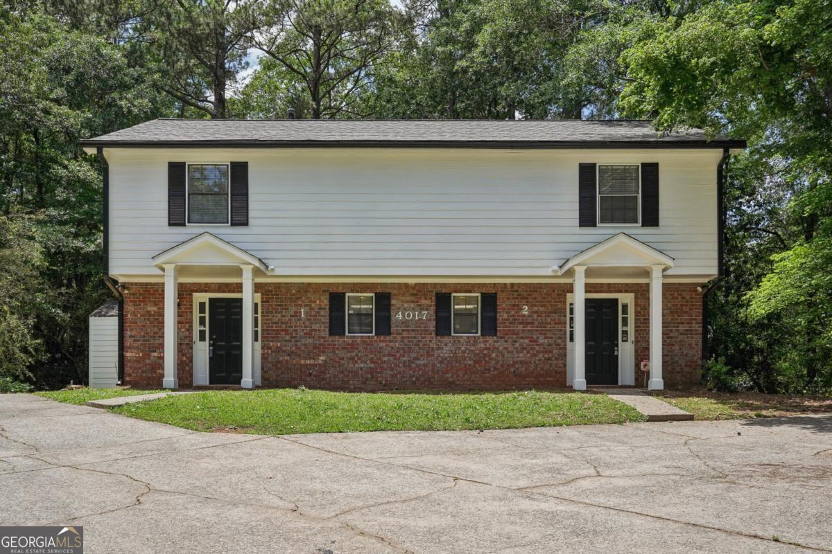 4017 Hawthorne Circle Se Property Photo 1