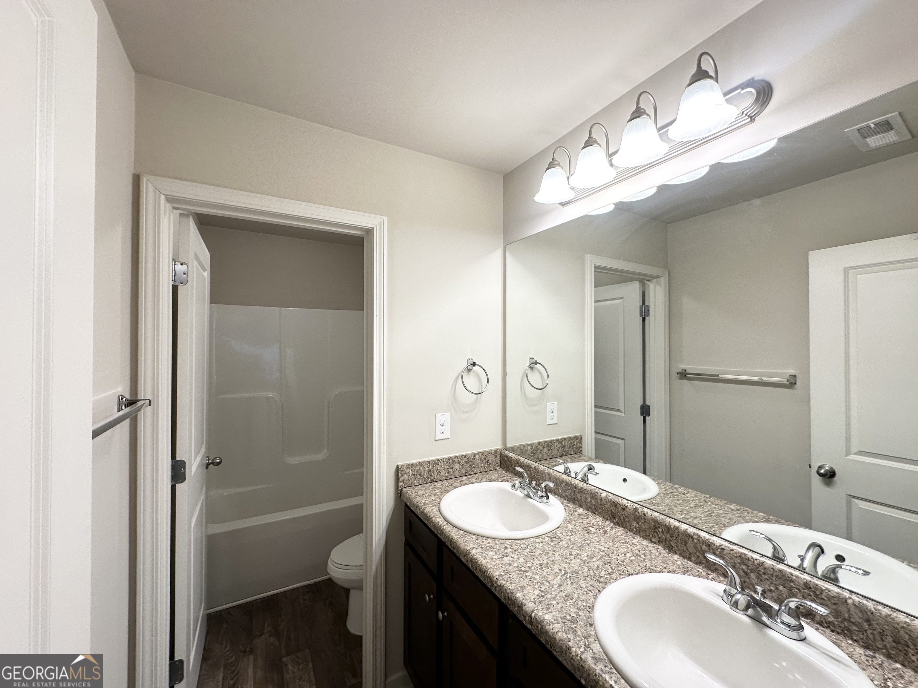 138 Donegal Way Property Photo 10