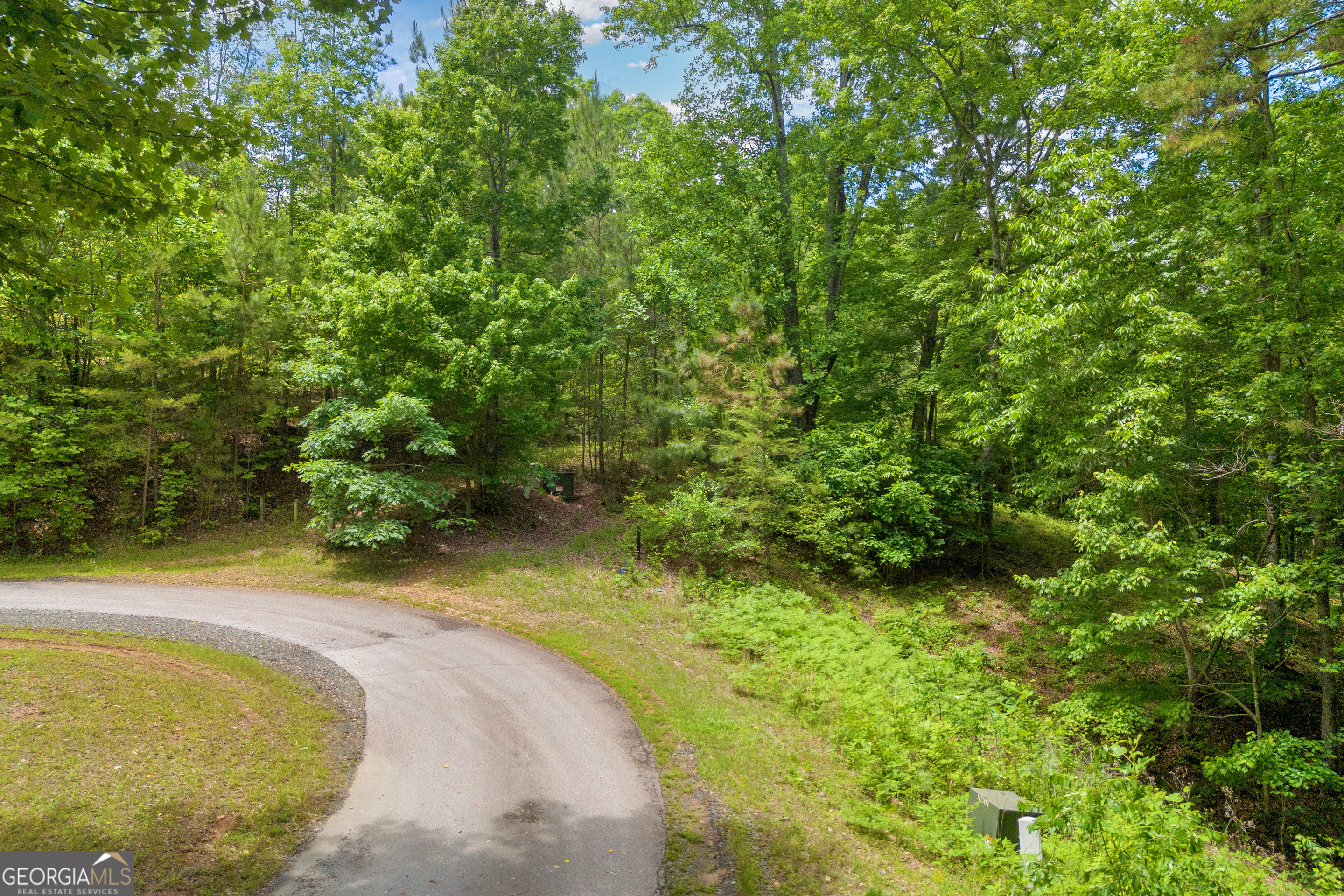 5 Edgewater Trail Property Photo 1