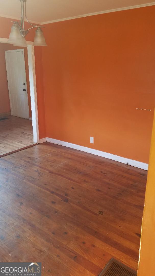 5012 Central Drive Property Photo 4