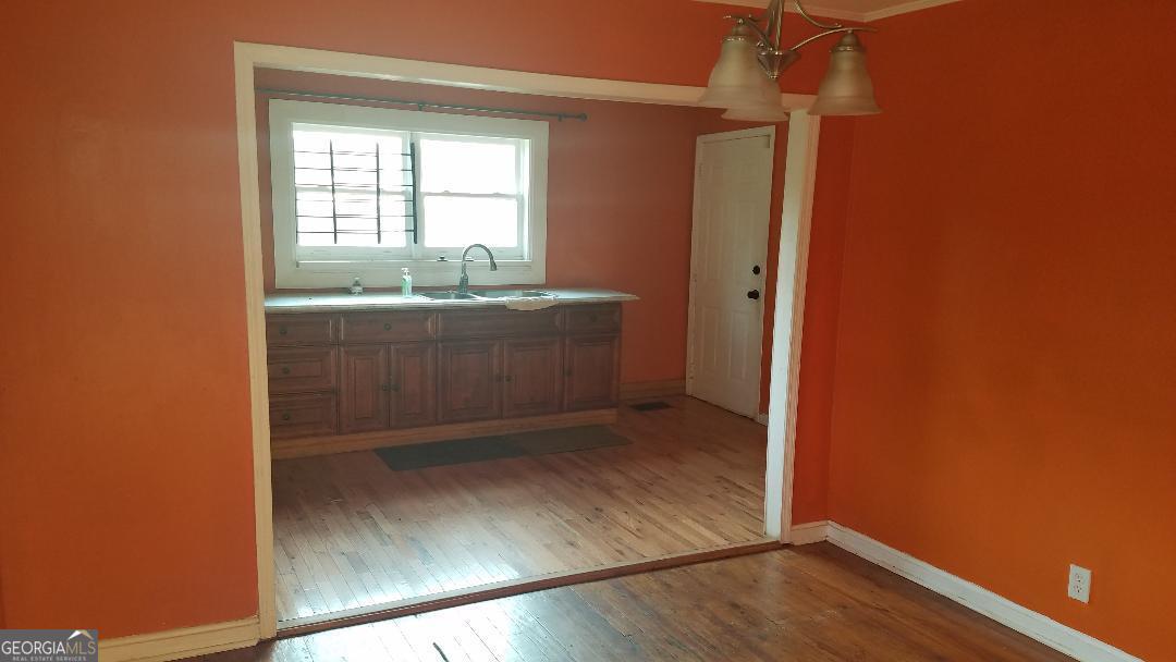 5012 Central Drive Property Photo 6