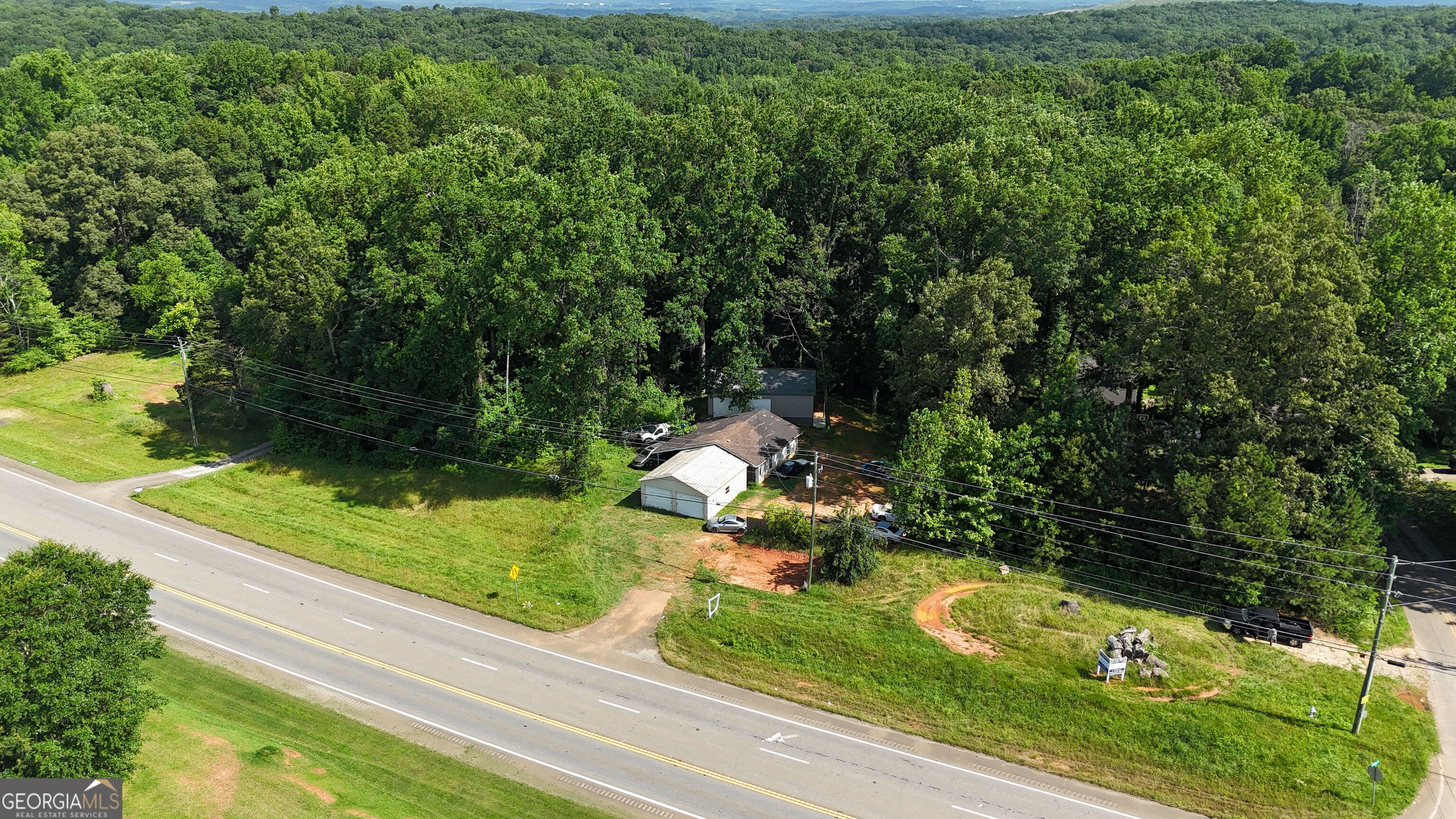 5895 Cumming Highway Property Photo 2
