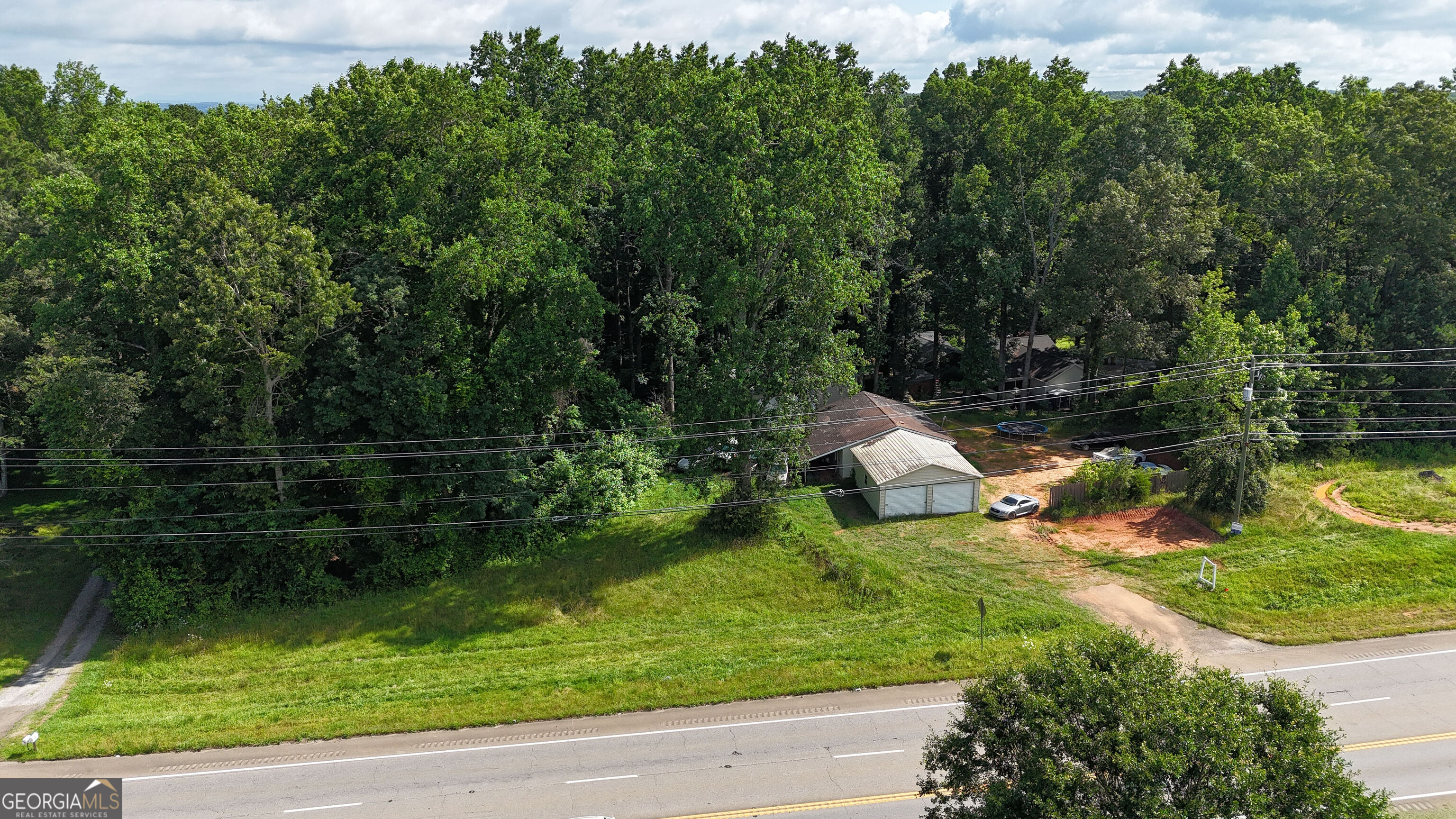 5895 Cumming Highway Property Photo 3