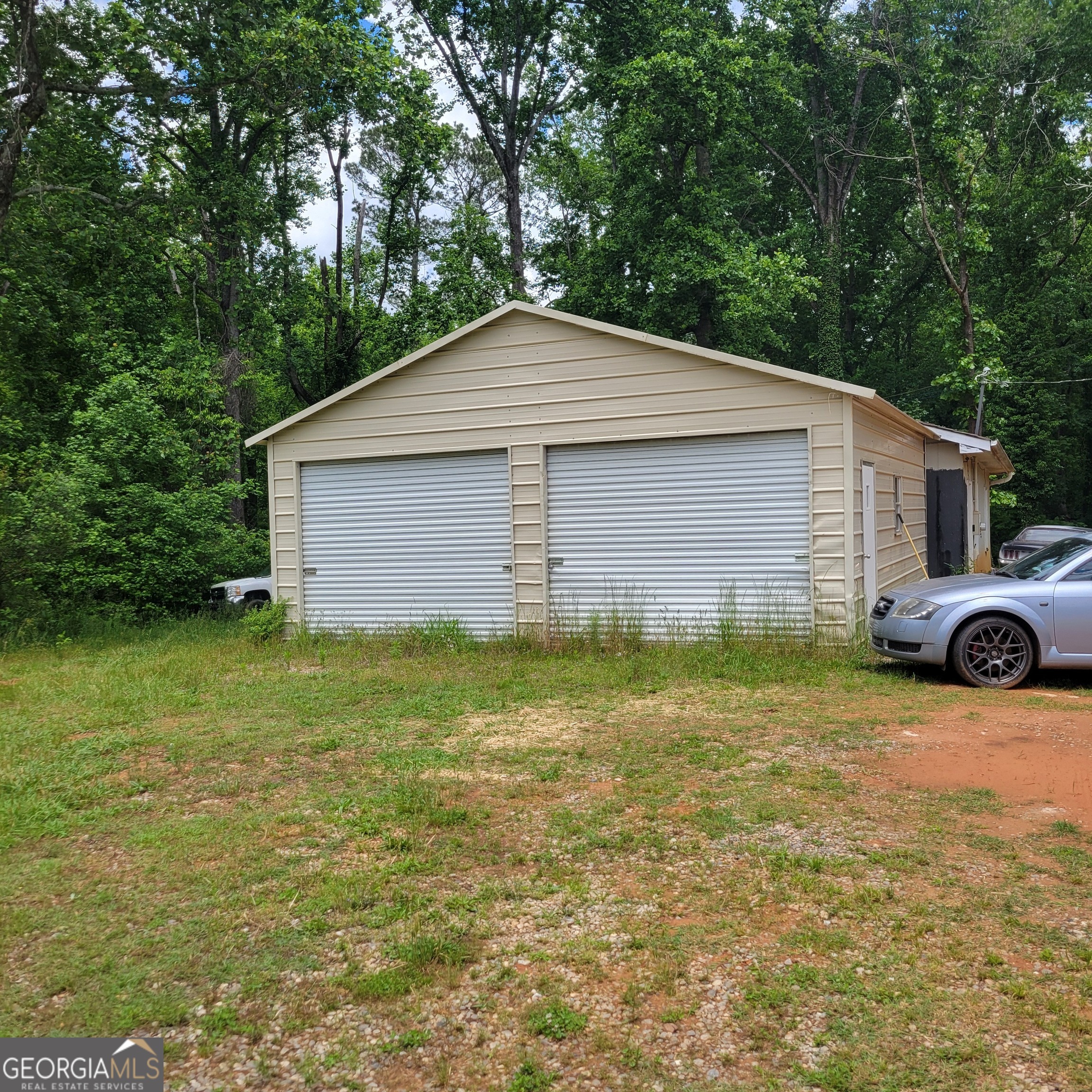 5895 Cumming Highway Property Photo 7