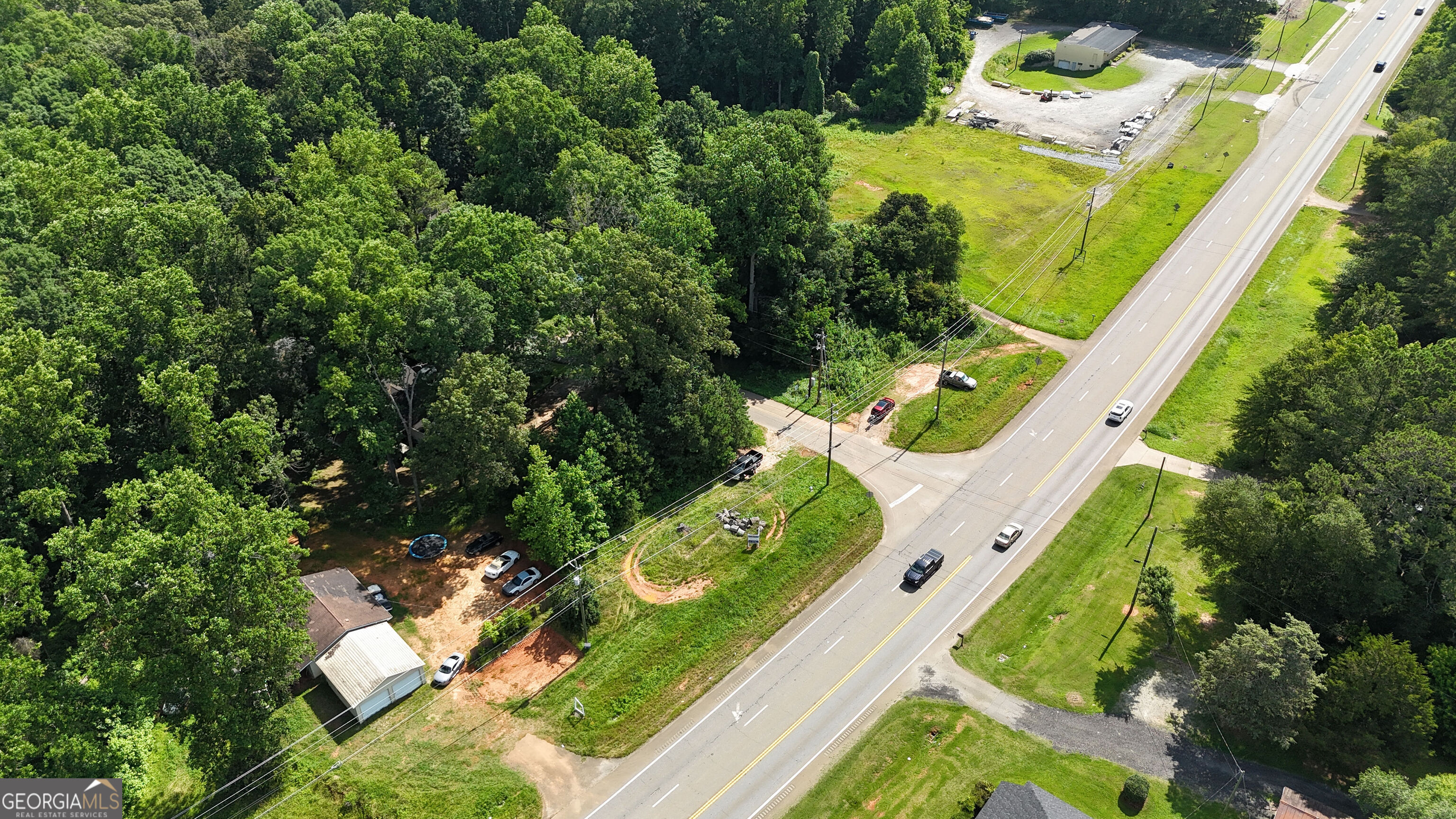 5895 Cumming Highway Property Photo 8