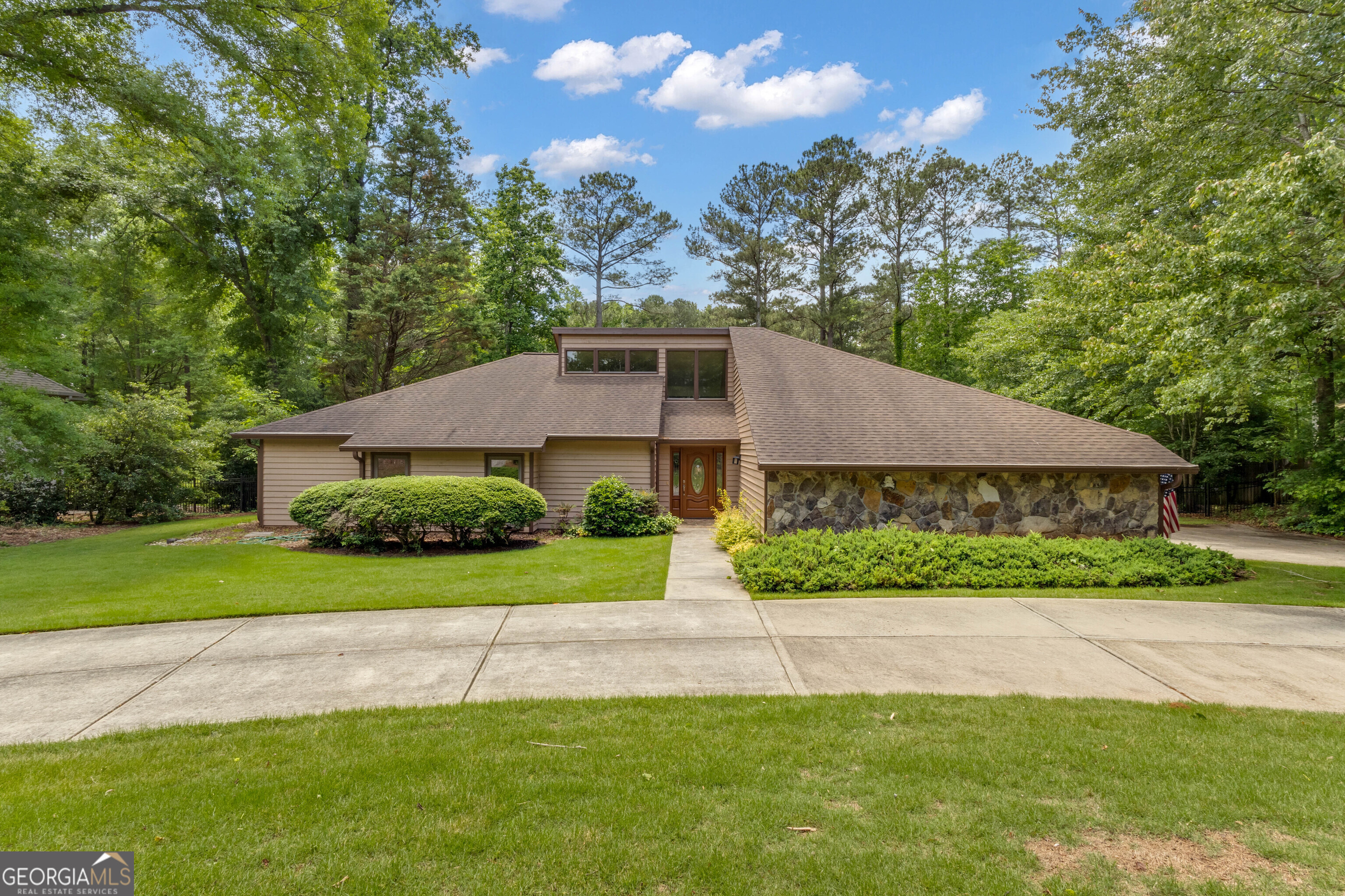 105 Gleneagles Point Property Photo 1