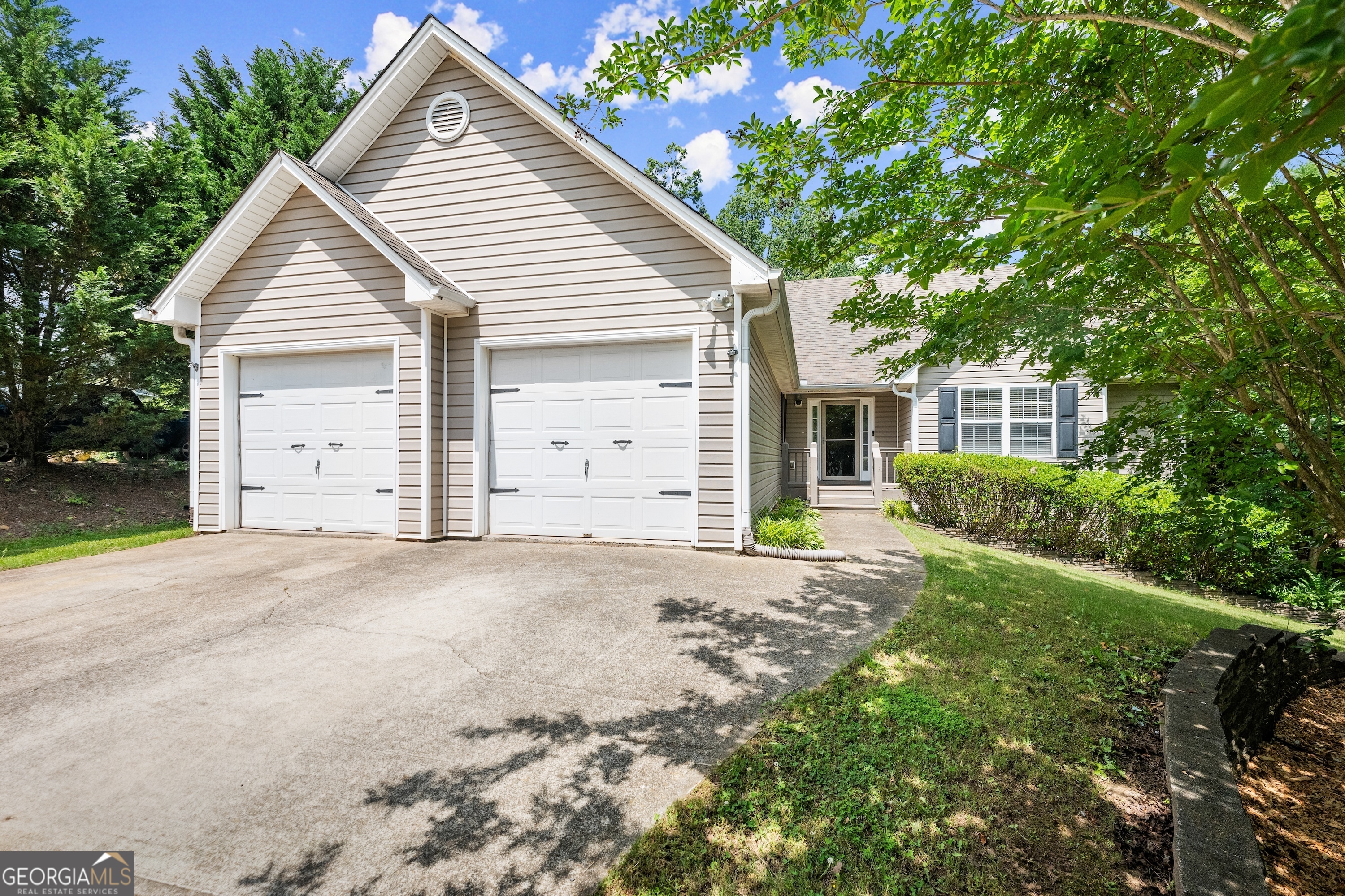 7005 Ridge Way Property Photo 1