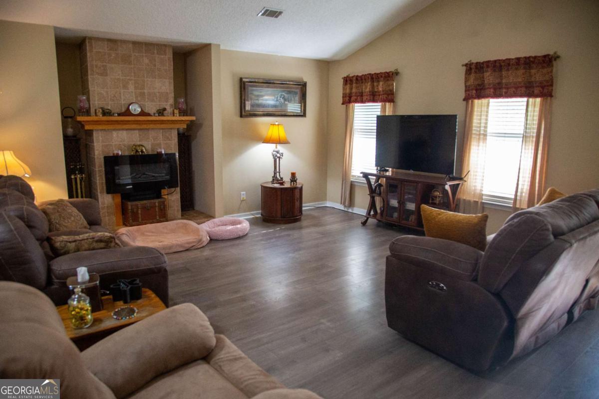 1351 Old Screven Road Property Photo 4