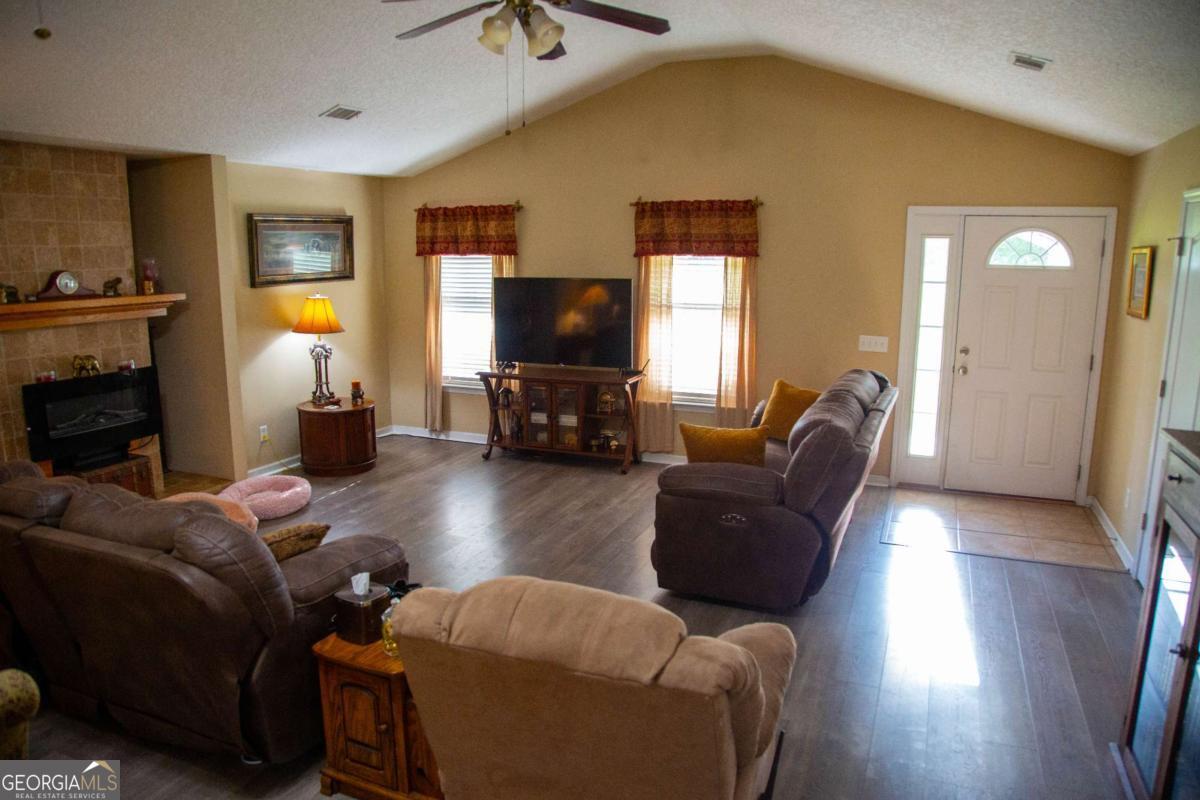 1351 Old Screven Road Property Photo 7