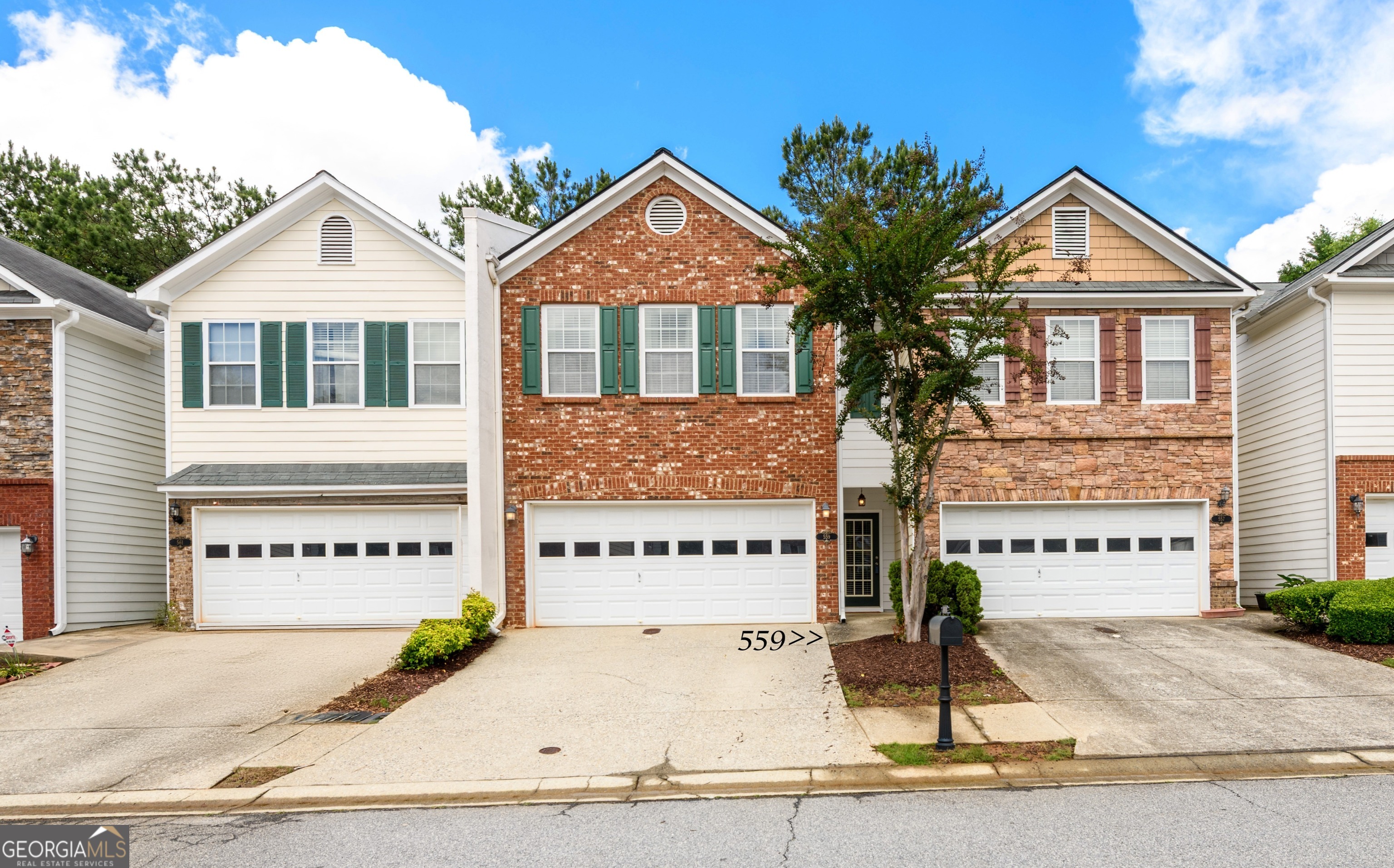 559 Woodland Park Terrace