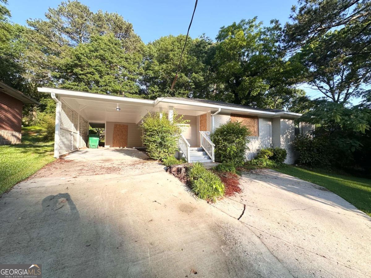 2229 Sharon Way Property Photo 1